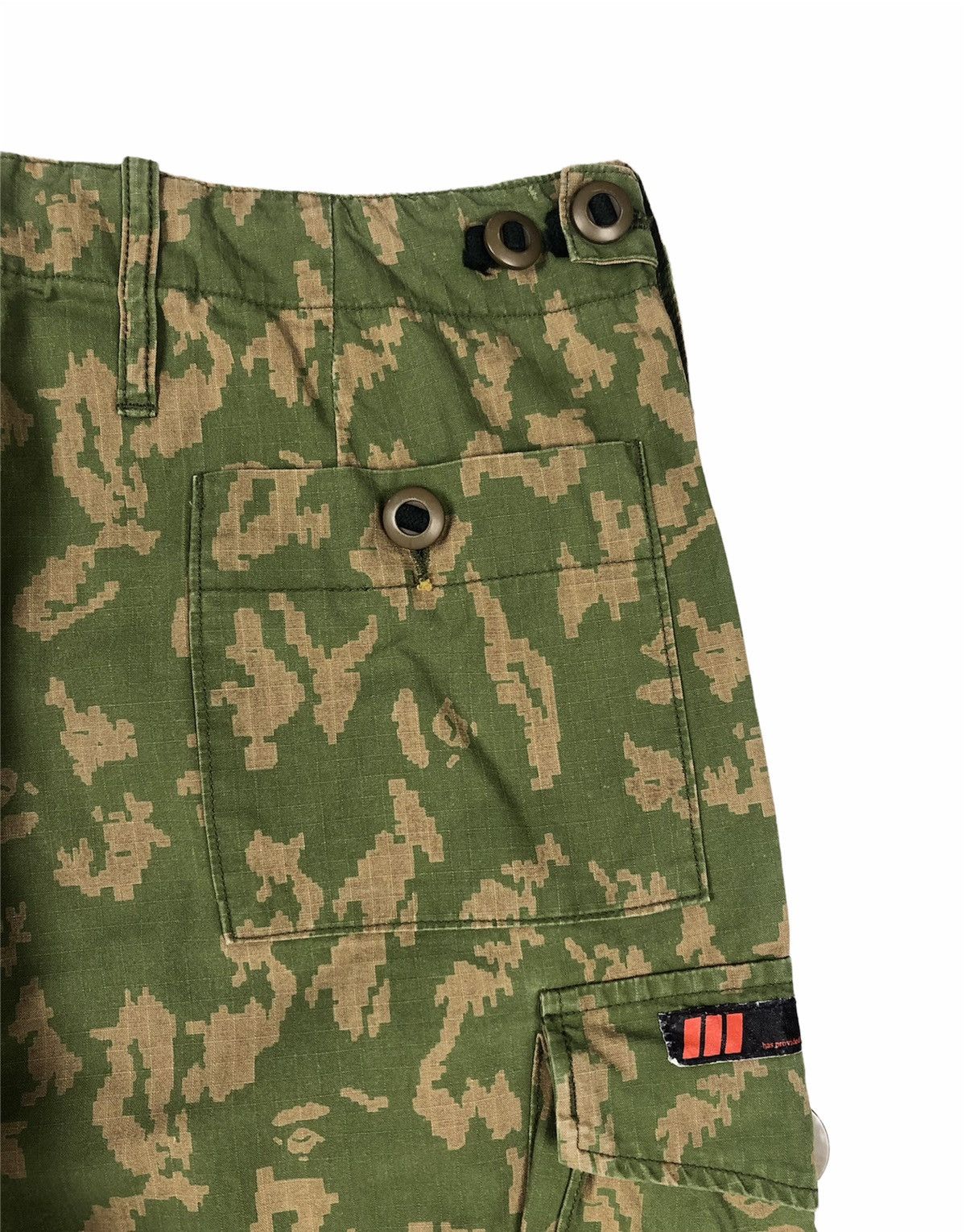 Bape × Wtaps 1997 Wtaps x Bape Digital Camo Cargo Pants Size US 32 / EU 48 - 8 Thumbnail