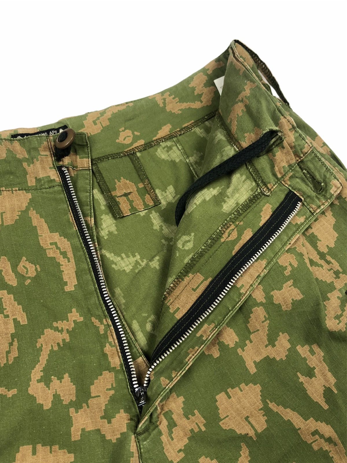 Bape × Wtaps 1997 Wtaps x Bape Digital Camo Cargo Pants Size US 32 / EU 48 - 11 Thumbnail