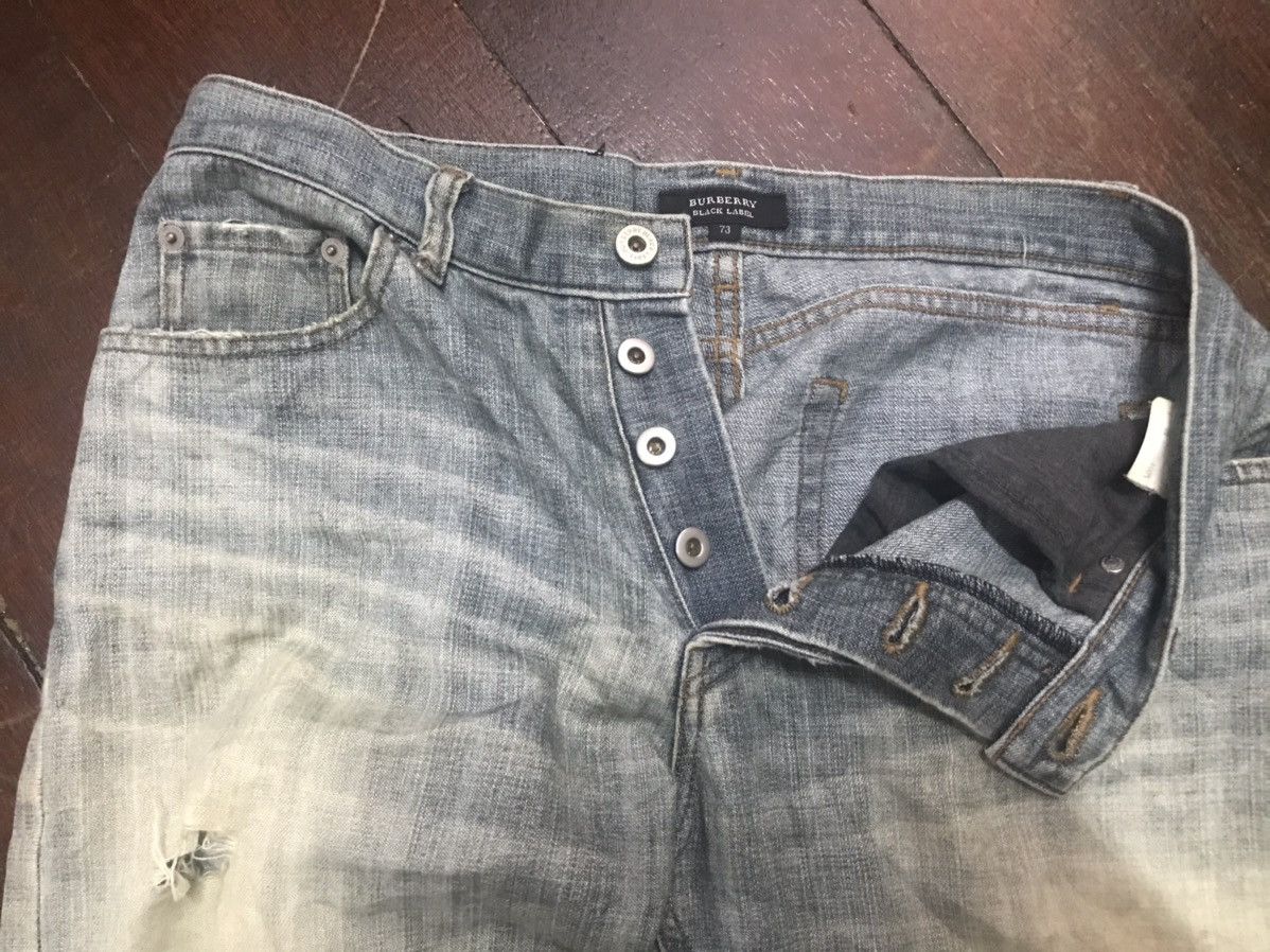 Burberry × Designer 🔥rare🔥Burberry black label distressed denim Size US 31 - 7 Thumbnail