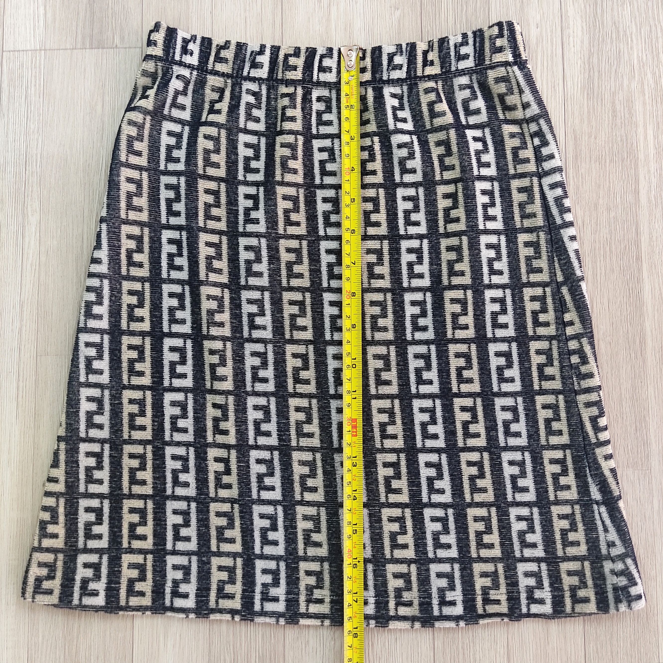Fendi RARE// Vintage FENDI ZUCCA Monogram Mini Skirts Size 25" / US 0 / IT 36 - 7 Thumbnail