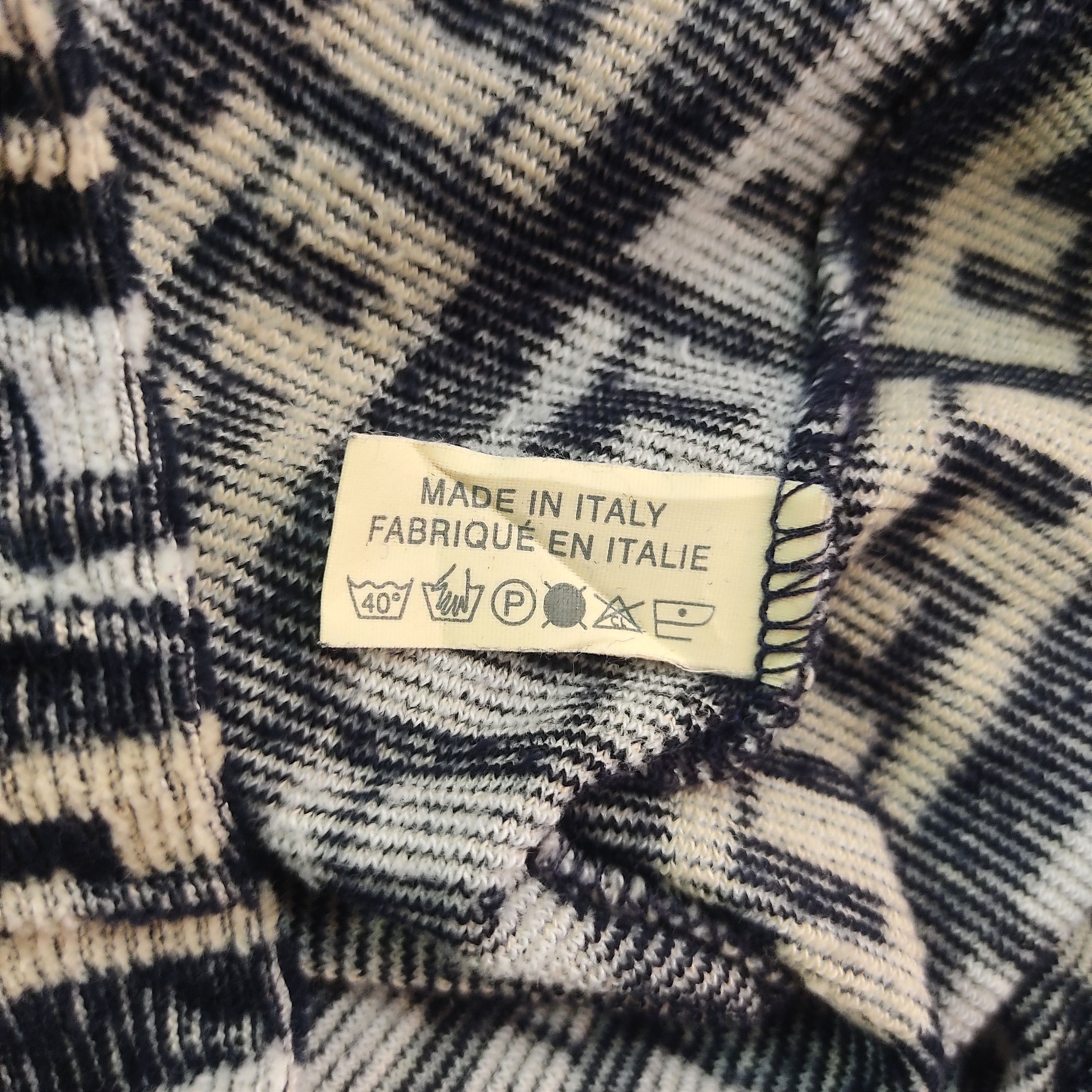 Fendi RARE// Vintage FENDI ZUCCA Monogram Mini Skirts Size 25" / US 0 / IT 36 - 13 Thumbnail