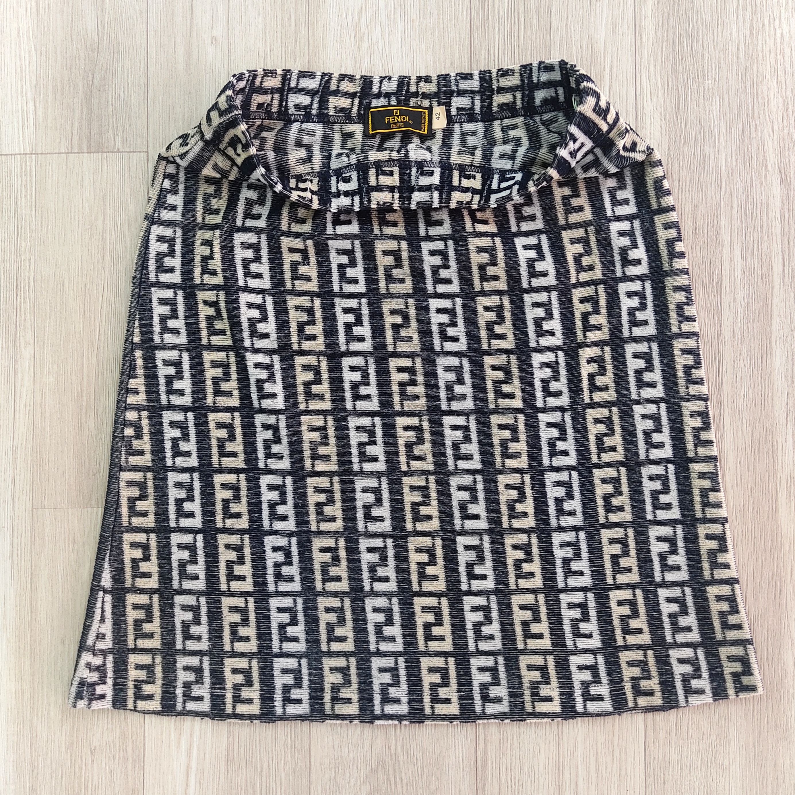 Fendi RARE// Vintage FENDI ZUCCA Monogram Mini Skirts Size 25" / US 0 / IT 36 - 4 Thumbnail