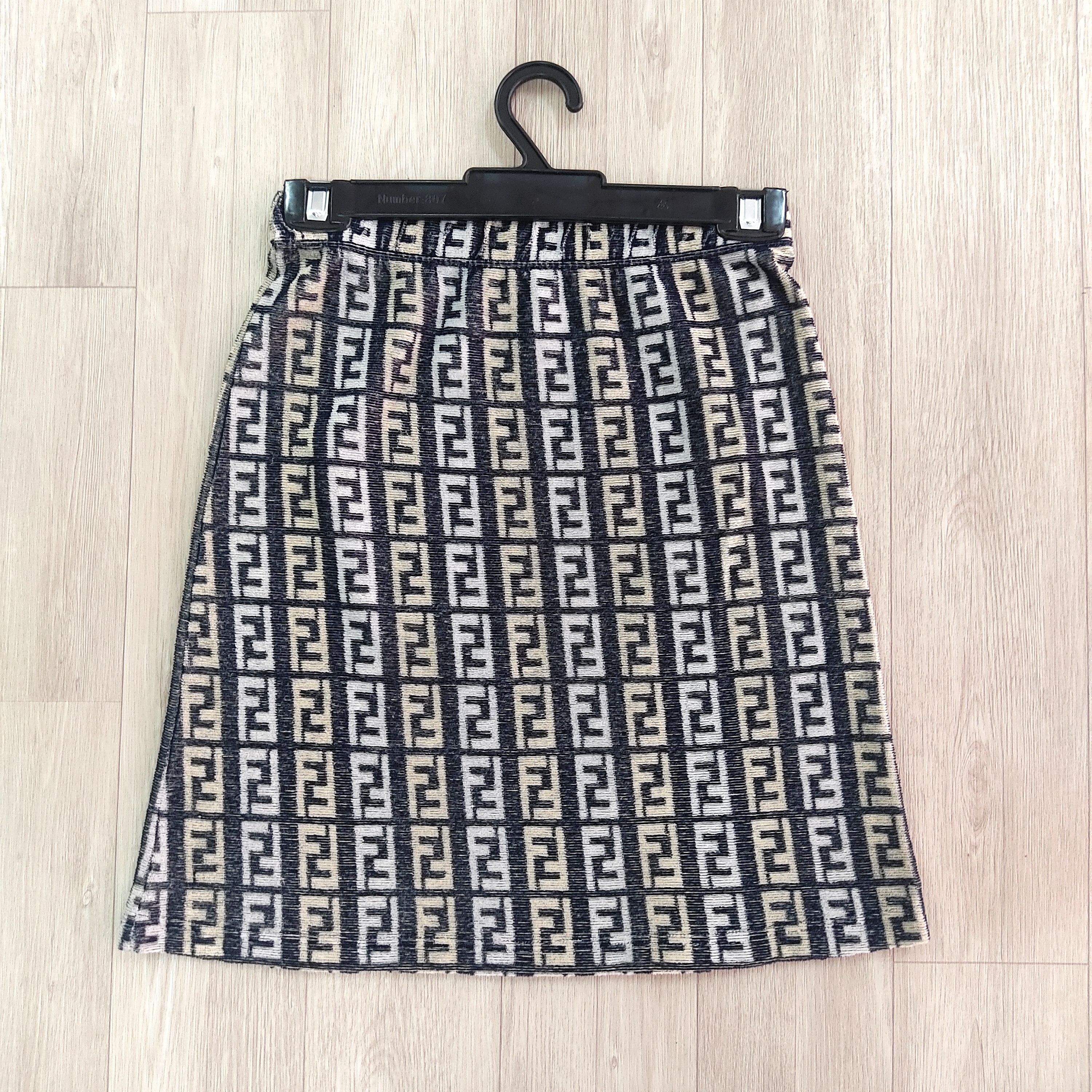 Fendi RARE// Vintage FENDI ZUCCA Monogram Mini Skirts Size 25" / US 0 / IT 36 - 3 Thumbnail