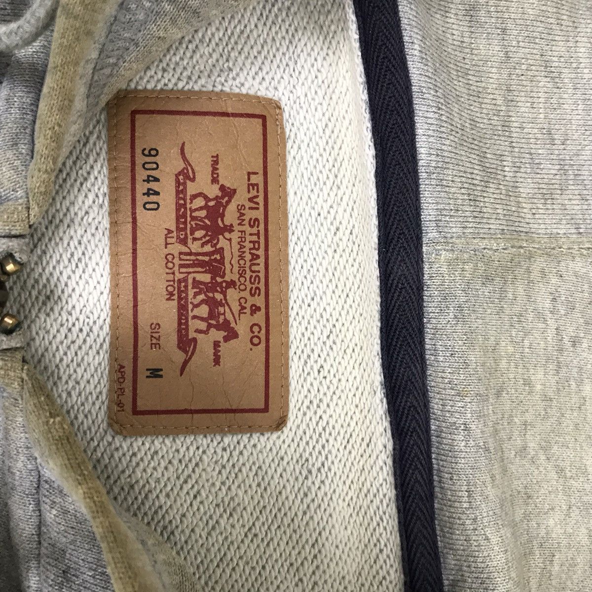 Levi's × Levi's Vintage Clothing × Vintage Vintage LEVI’S distressed hoodie sweater Size US M / EU 48-50 / 2 - 4 Thumbnail