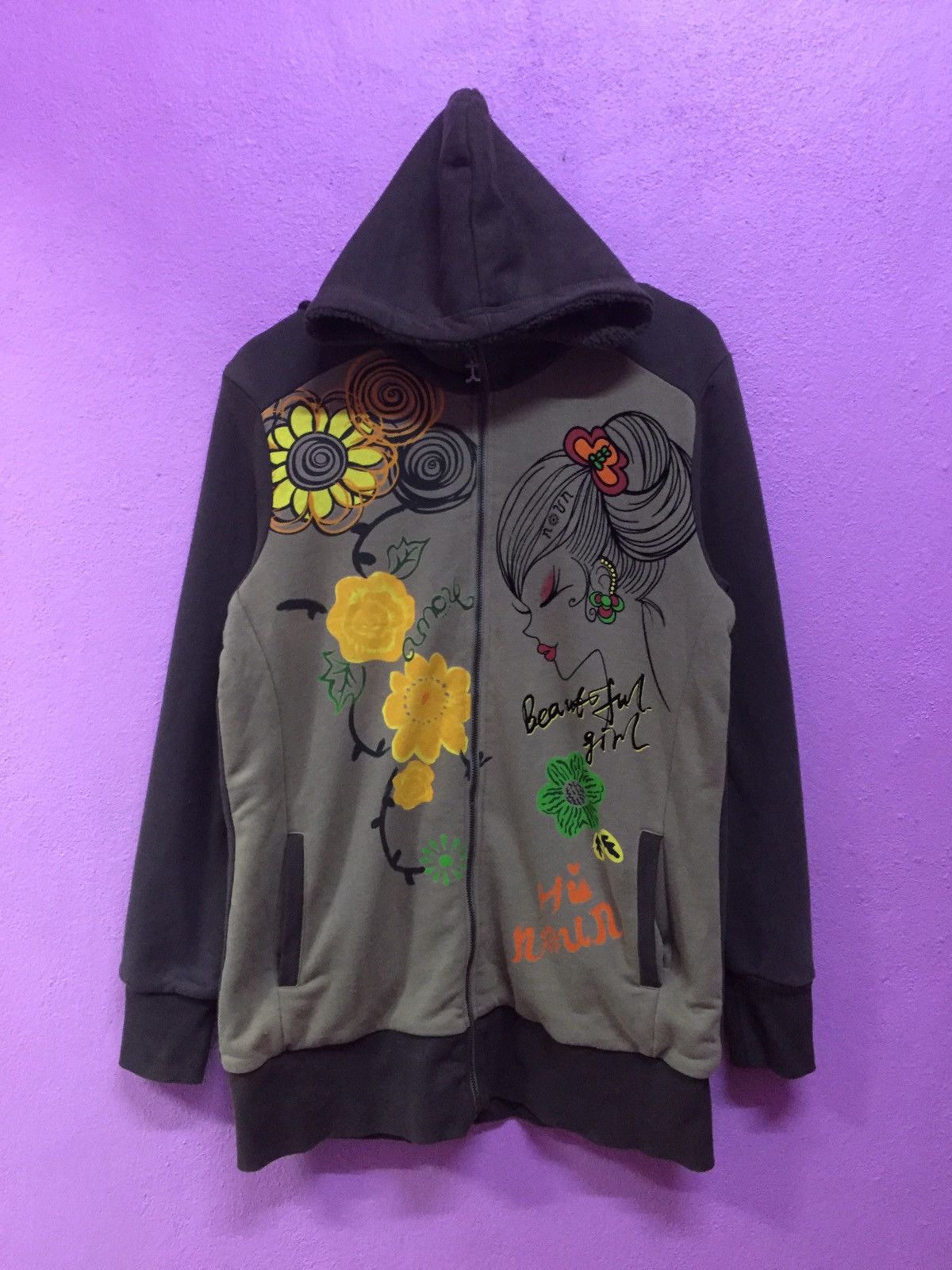 Japanese Brand Beautiful Girls Hoodies Size XXL Size US XXL / EU 58 / 5 - 1 Thumbnail