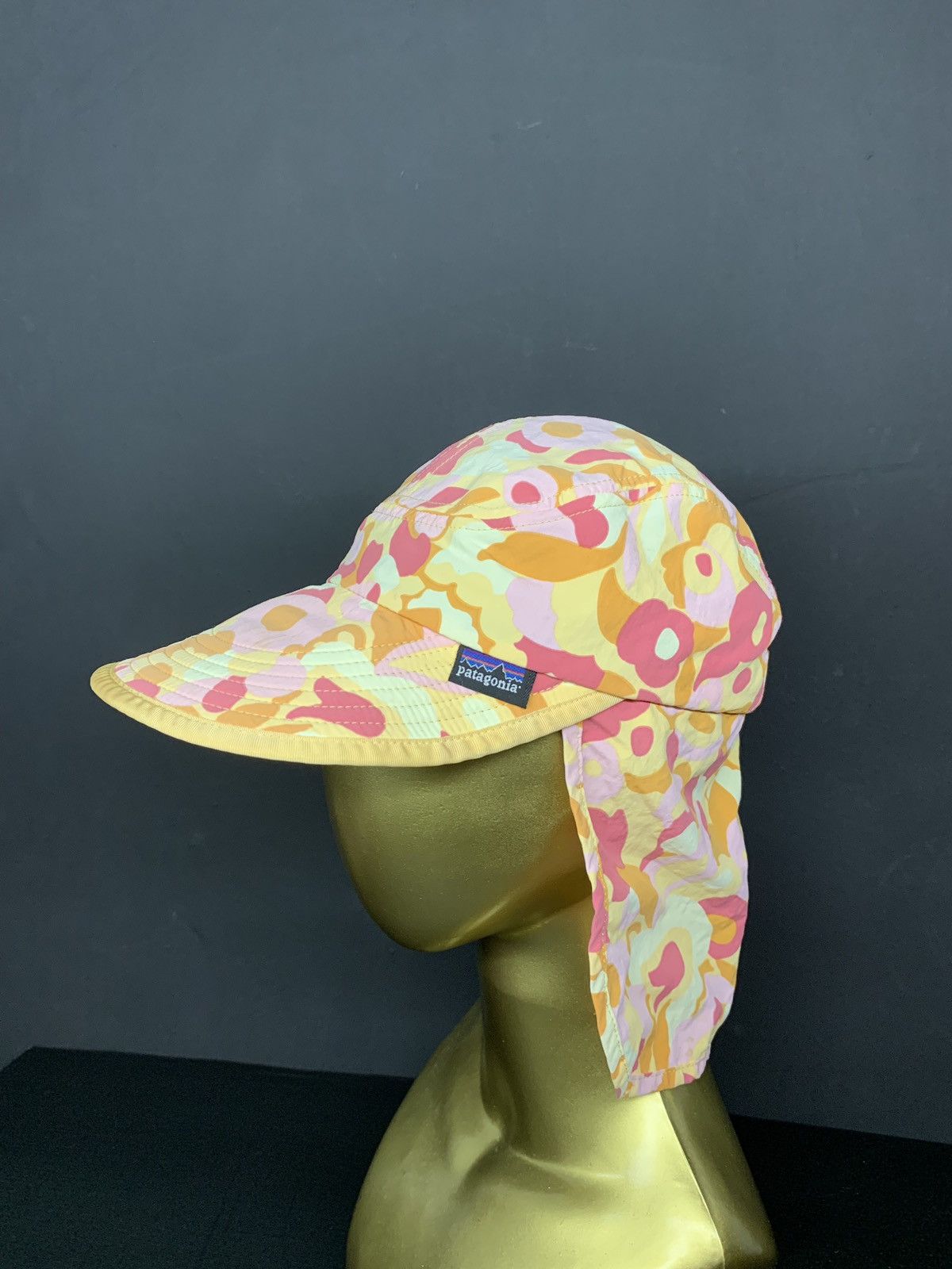 Designer × Japanese Brand × Patagonia Vintage Patagonia Ear Flap Camouflaged Cap Size ONE SIZE - 1 Thumbnail