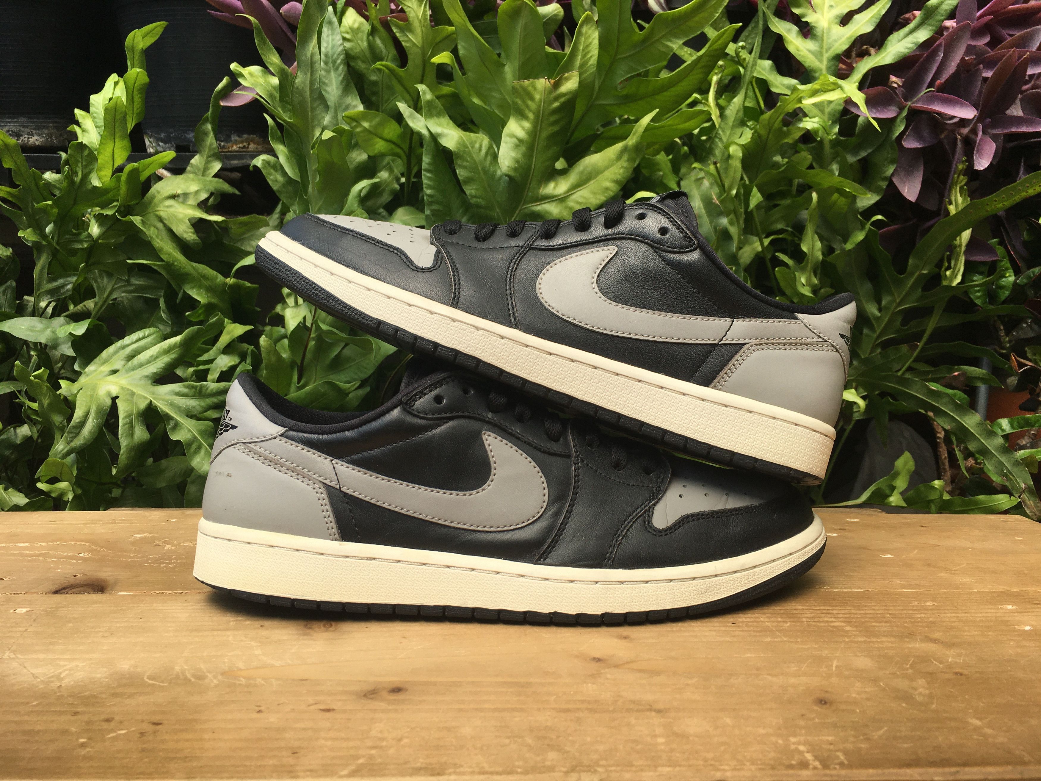 Jordan Brand × Nike 🔥 Nike Air Jordan 1 Retro Low OG Shadow 2015 Size US 10 / EU 43 - 3 Thumbnail