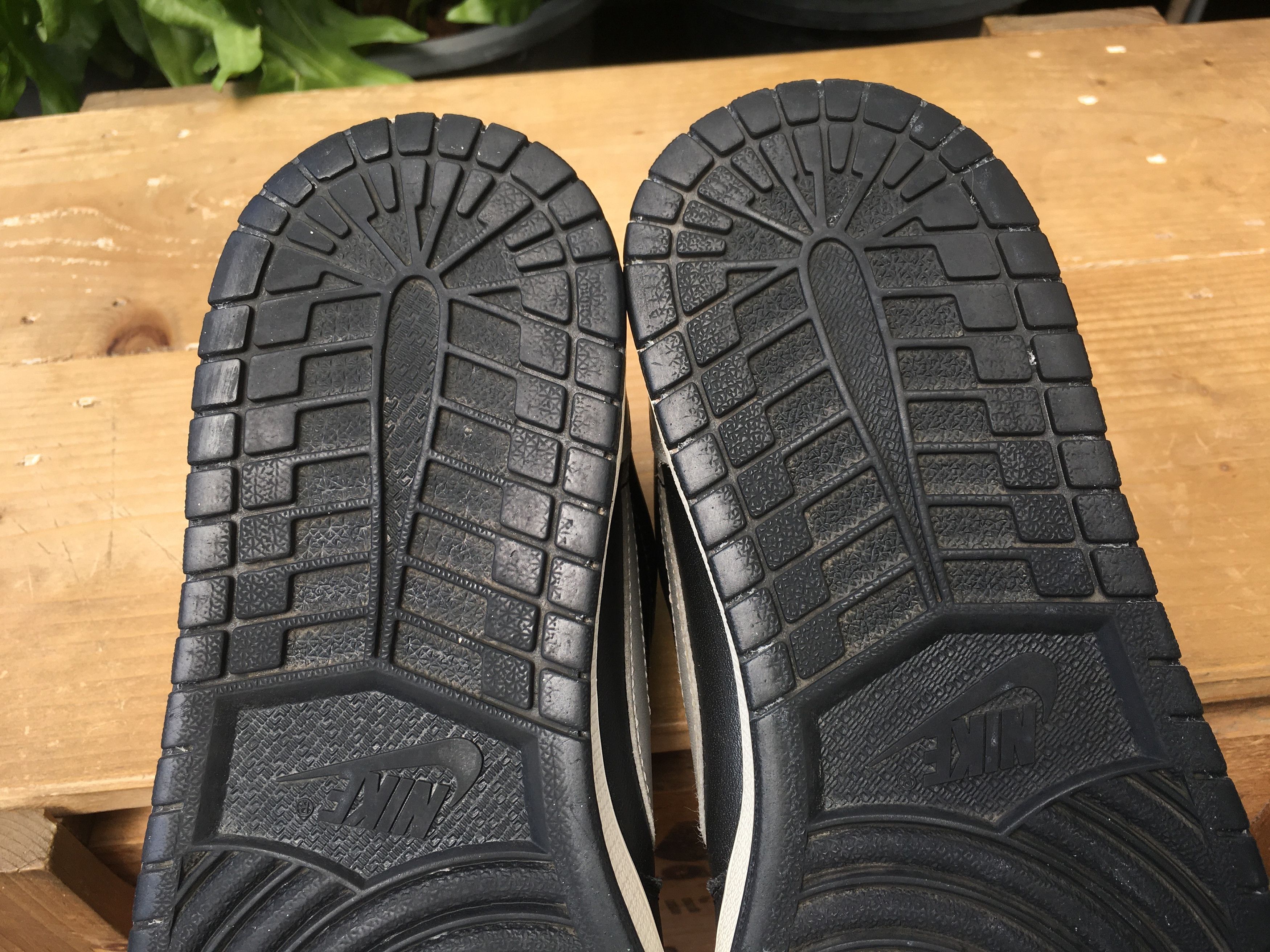 Jordan Brand × Nike 🔥 Nike Air Jordan 1 Retro Low OG Shadow 2015 Size US 10 / EU 43 - 19 Thumbnail