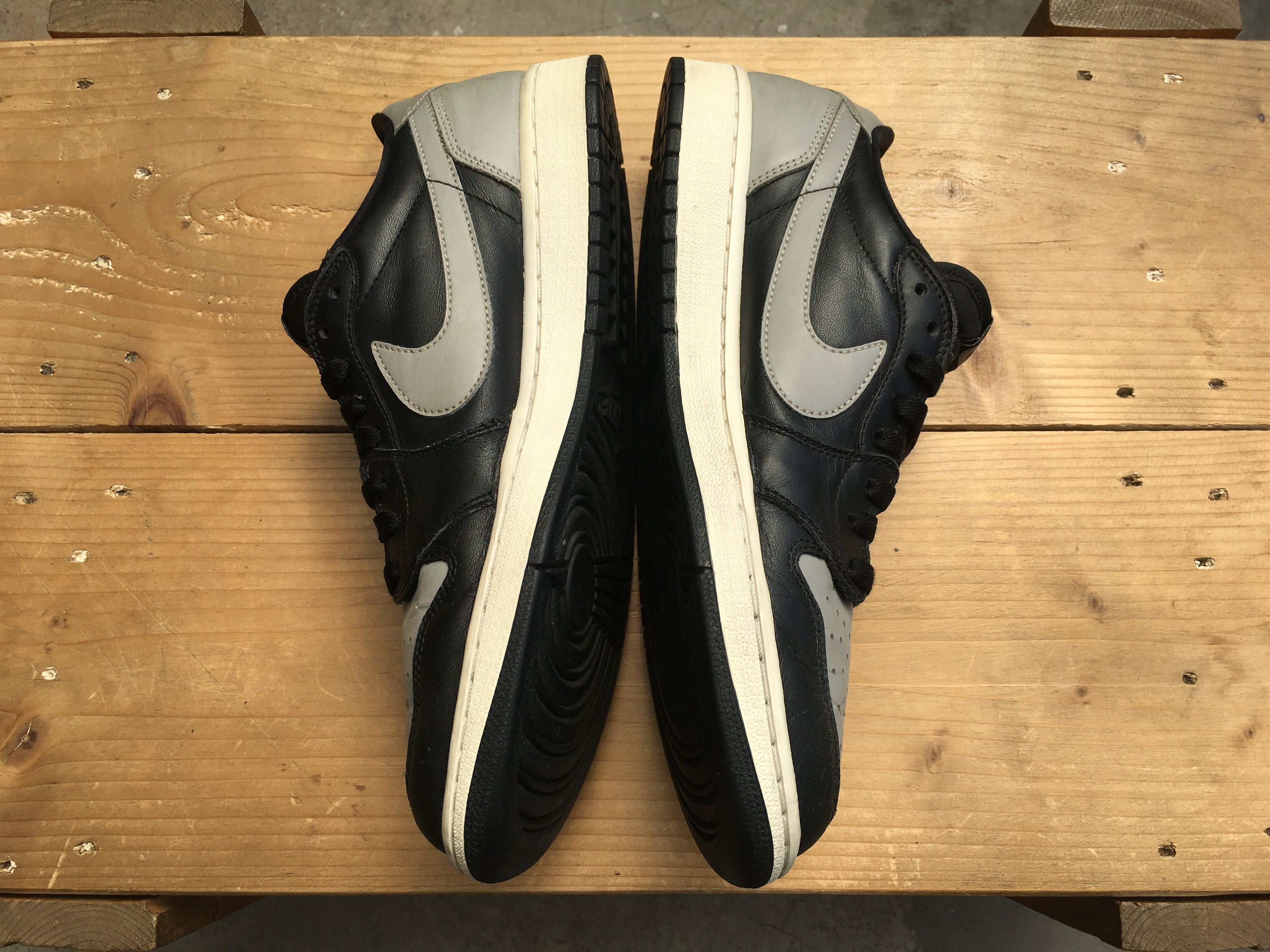 Jordan Brand × Nike 🔥 Nike Air Jordan 1 Retro Low OG Shadow 2015 Size US 10 / EU 43 - 24 Thumbnail