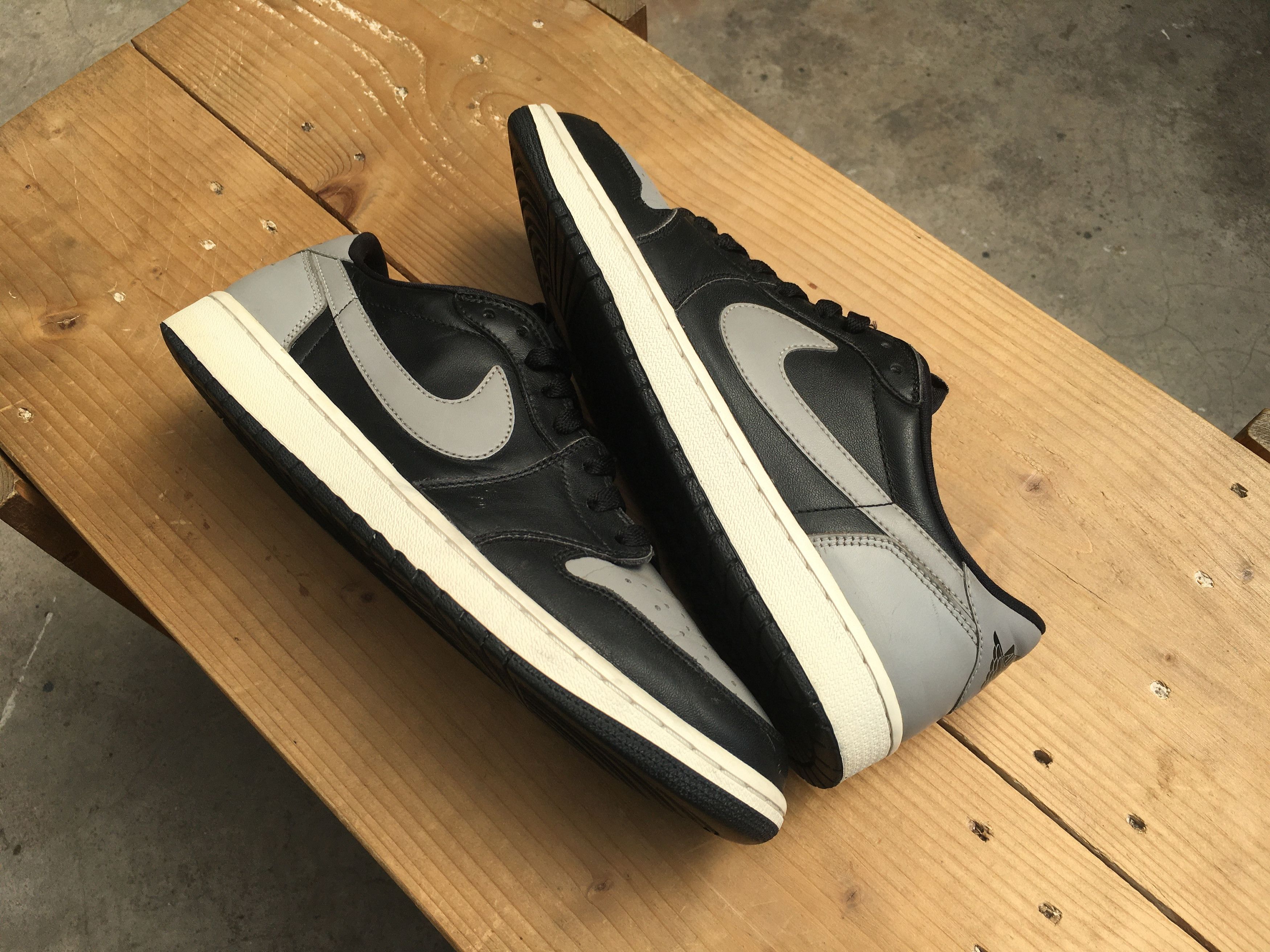 Jordan Brand × Nike 🔥 Nike Air Jordan 1 Retro Low OG Shadow 2015 Size US 10 / EU 43 - 21 Thumbnail