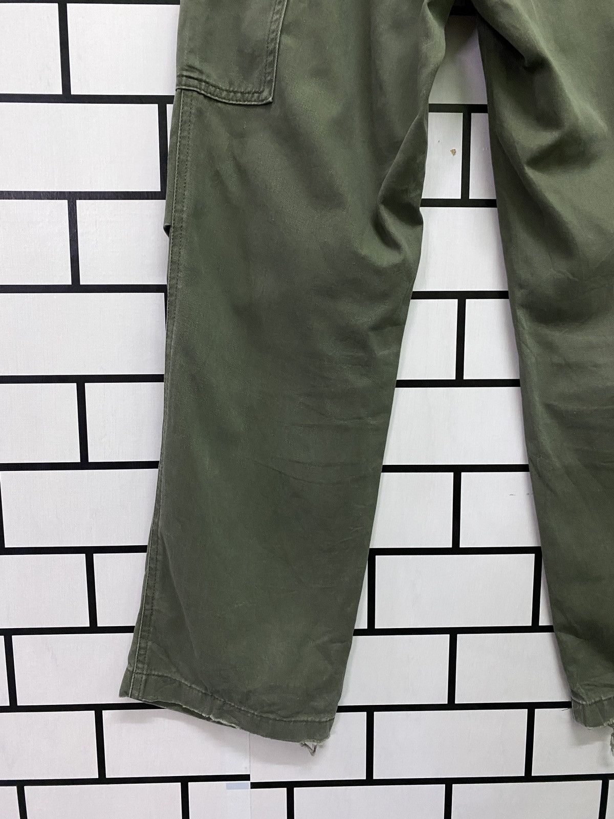 Converse Converse 26 to 29 Multipocket Cargo Distressed Pants Size US 29 - 10 Thumbnail