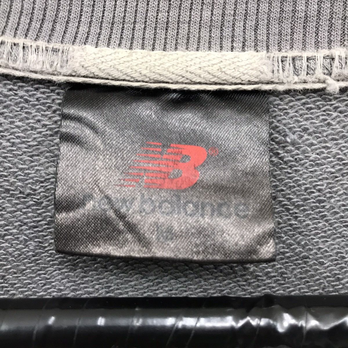 Japanese Brand × New Balance × Vintage Vintage New Balance Small Logo Sweatshirt Size US S / EU 44-46 / 1 - 7 Thumbnail