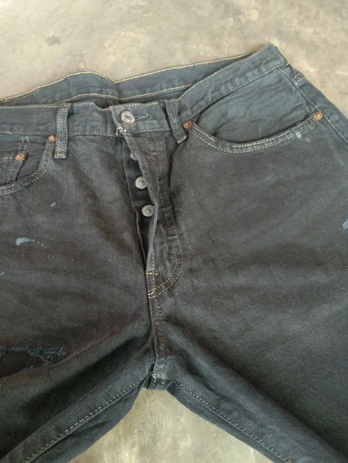 Levi's Vintage Levi's 501 Black Distressed Painter Jeans 33x32 Size US 33 - 10 Thumbnail