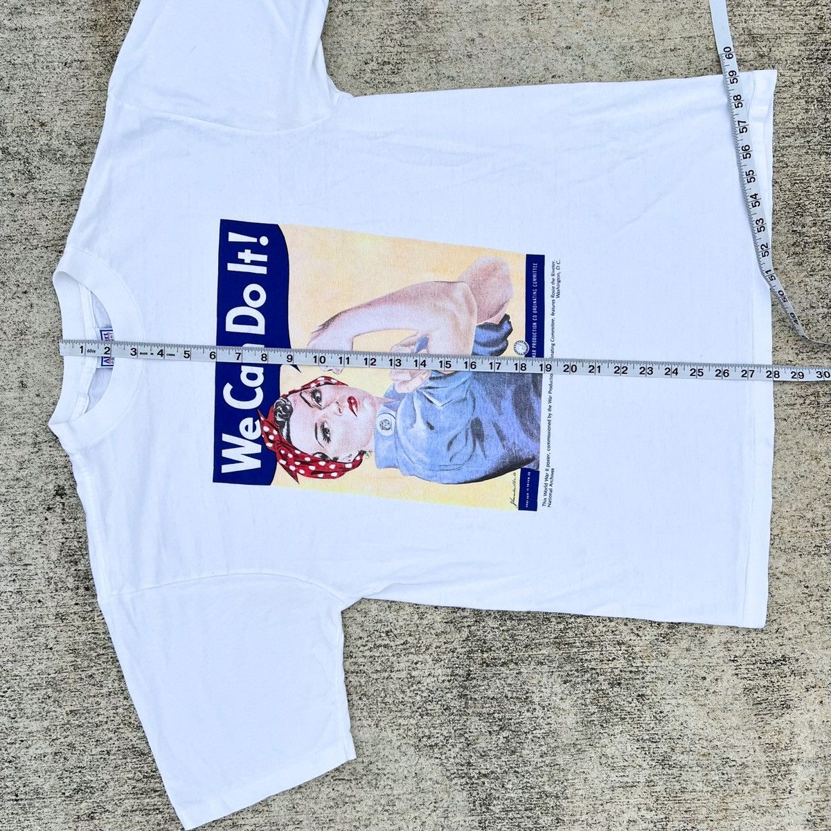 Vintage Vintage 90s Rosie the Riveter American USA Single Stitch Tee Size US L / EU 52-54 / 3 - 10 Thumbnail