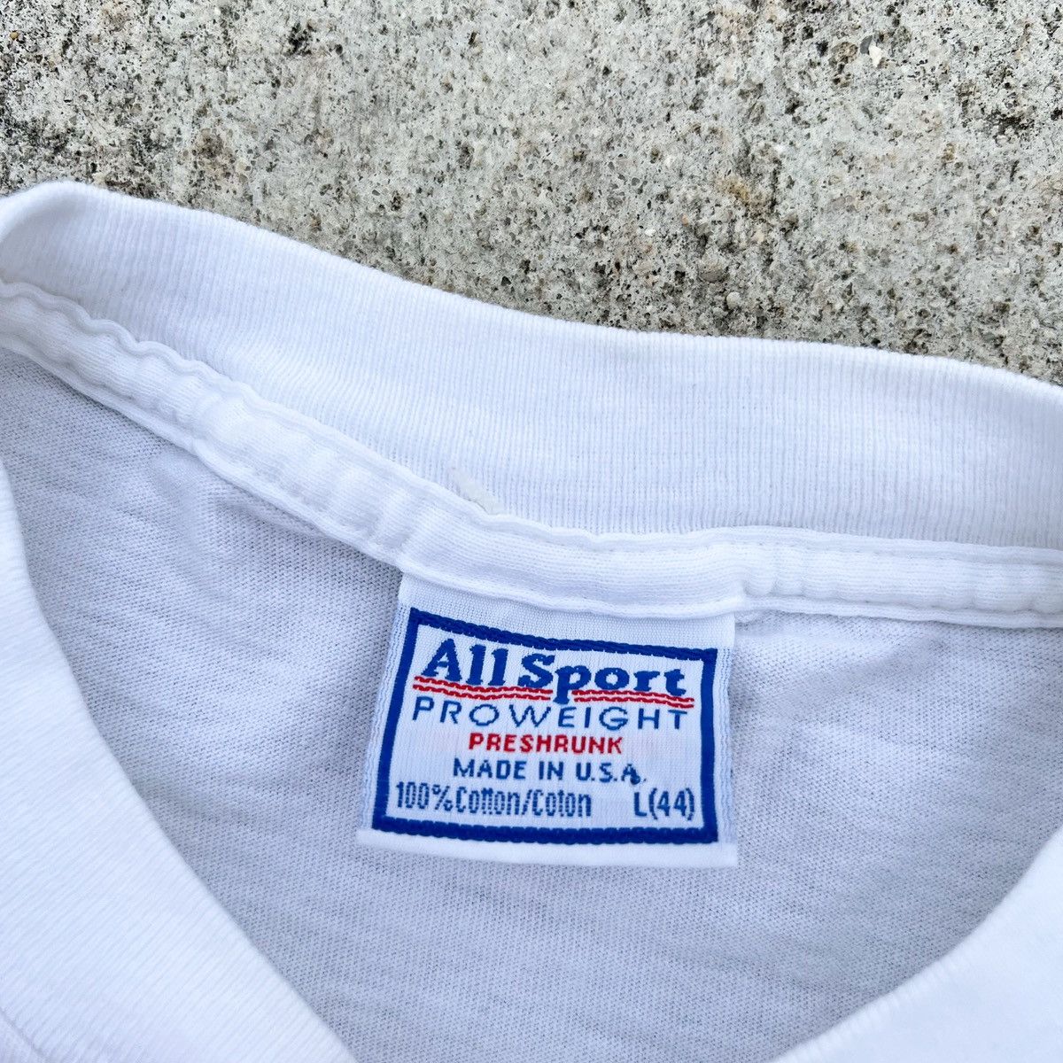 Vintage Vintage 90s Rosie the Riveter American USA Single Stitch Tee Size US L / EU 52-54 / 3 - 4 Thumbnail