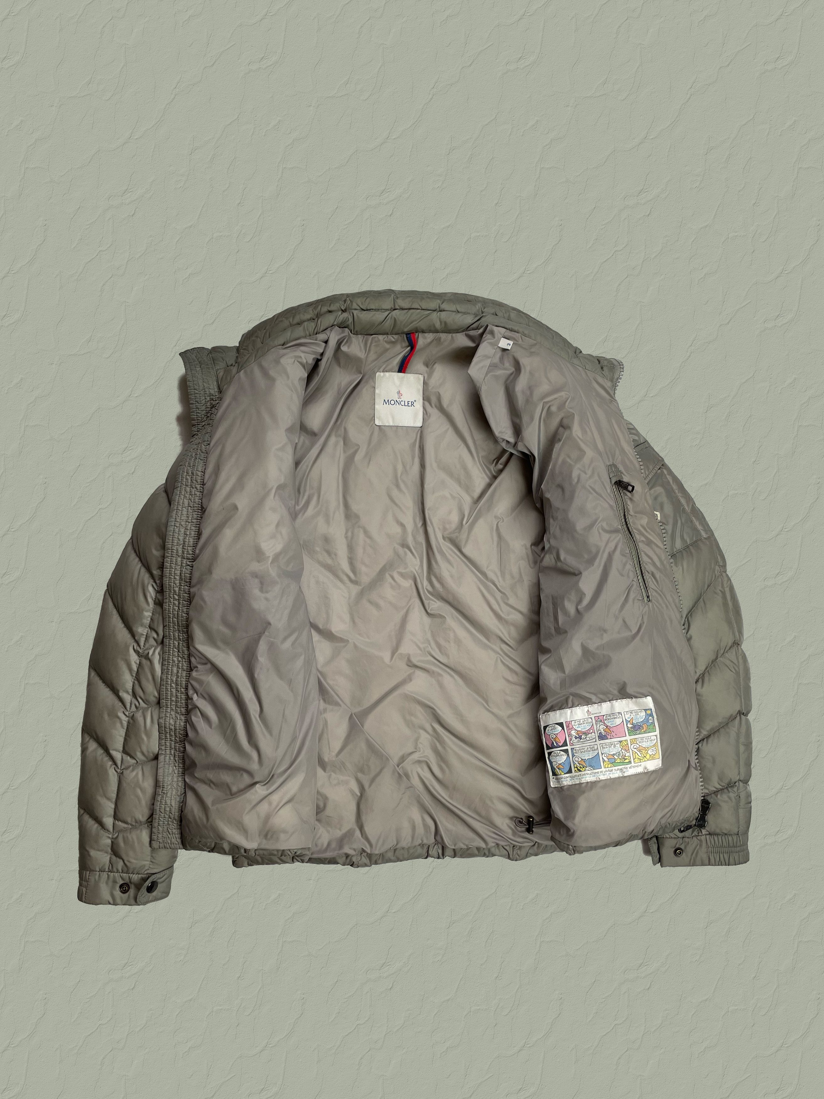 Moncler Berriat Jacket Sz 3 (M)!! Size US M / EU 48-50 / 2 - 6 Thumbnail
