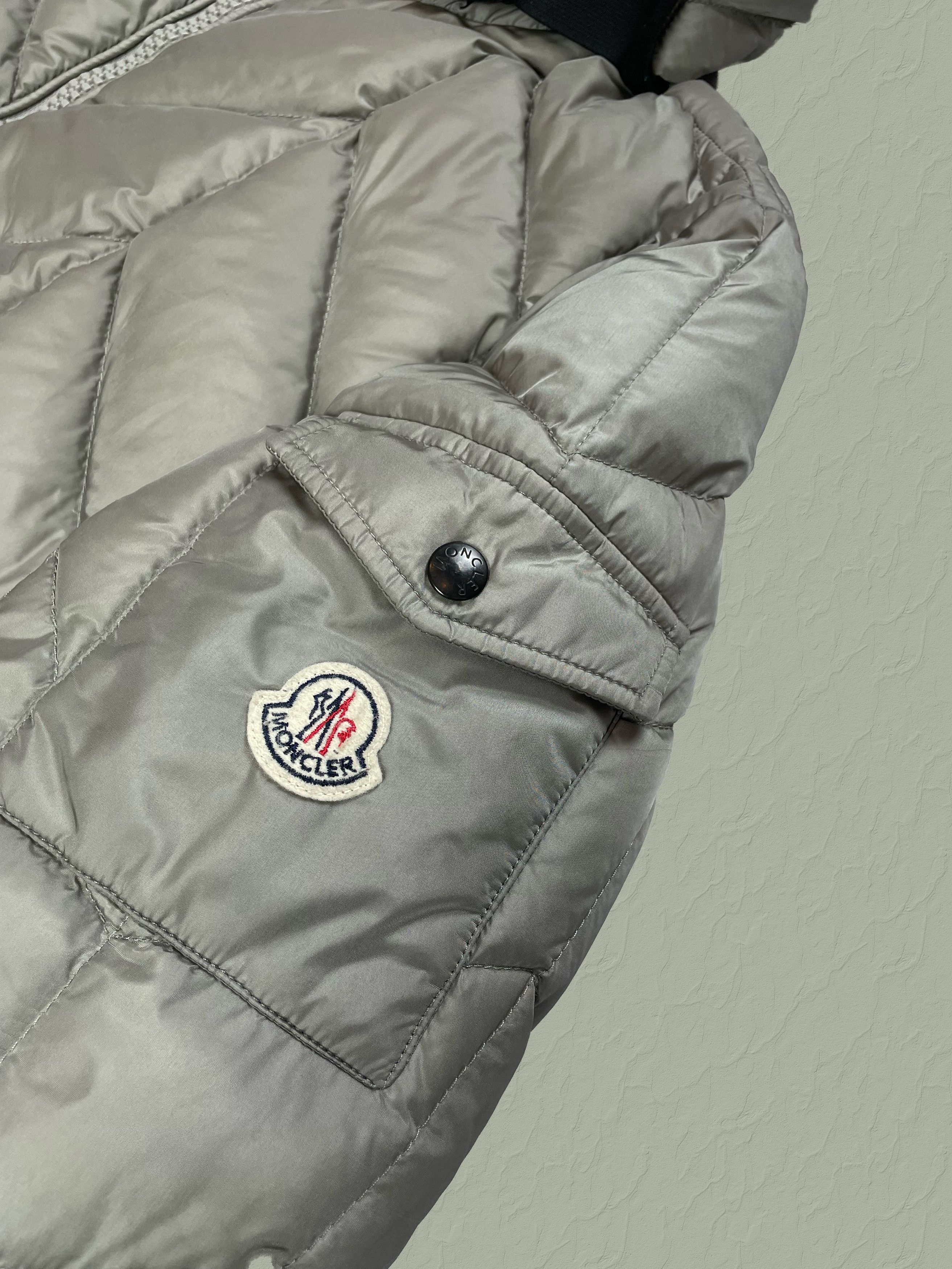 Moncler Berriat Jacket Sz 3 (M)!! Size US M / EU 48-50 / 2 - 4 Thumbnail