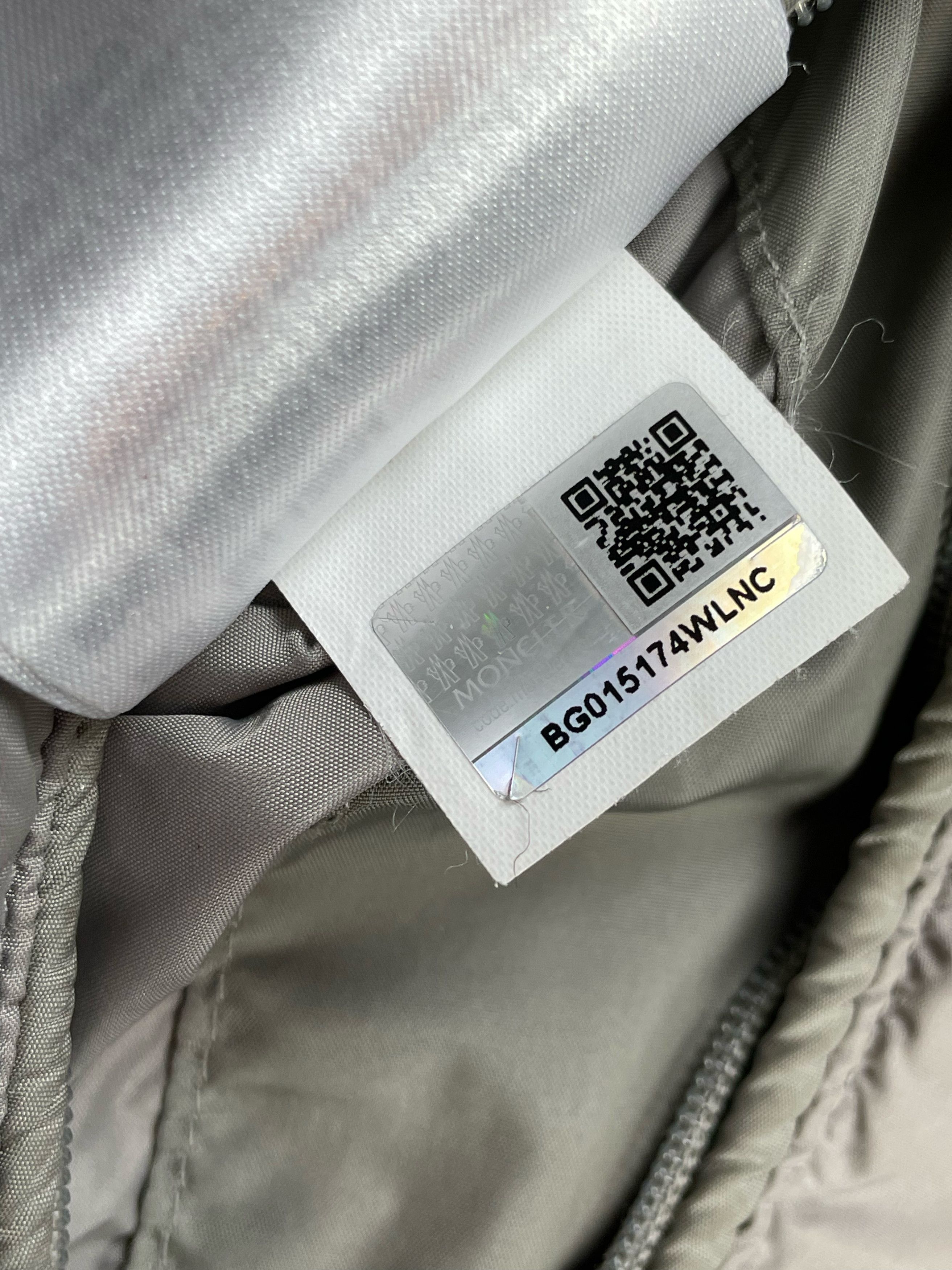 Moncler Berriat Jacket Sz 3 (M)!! Size US M / EU 48-50 / 2 - 11 Thumbnail
