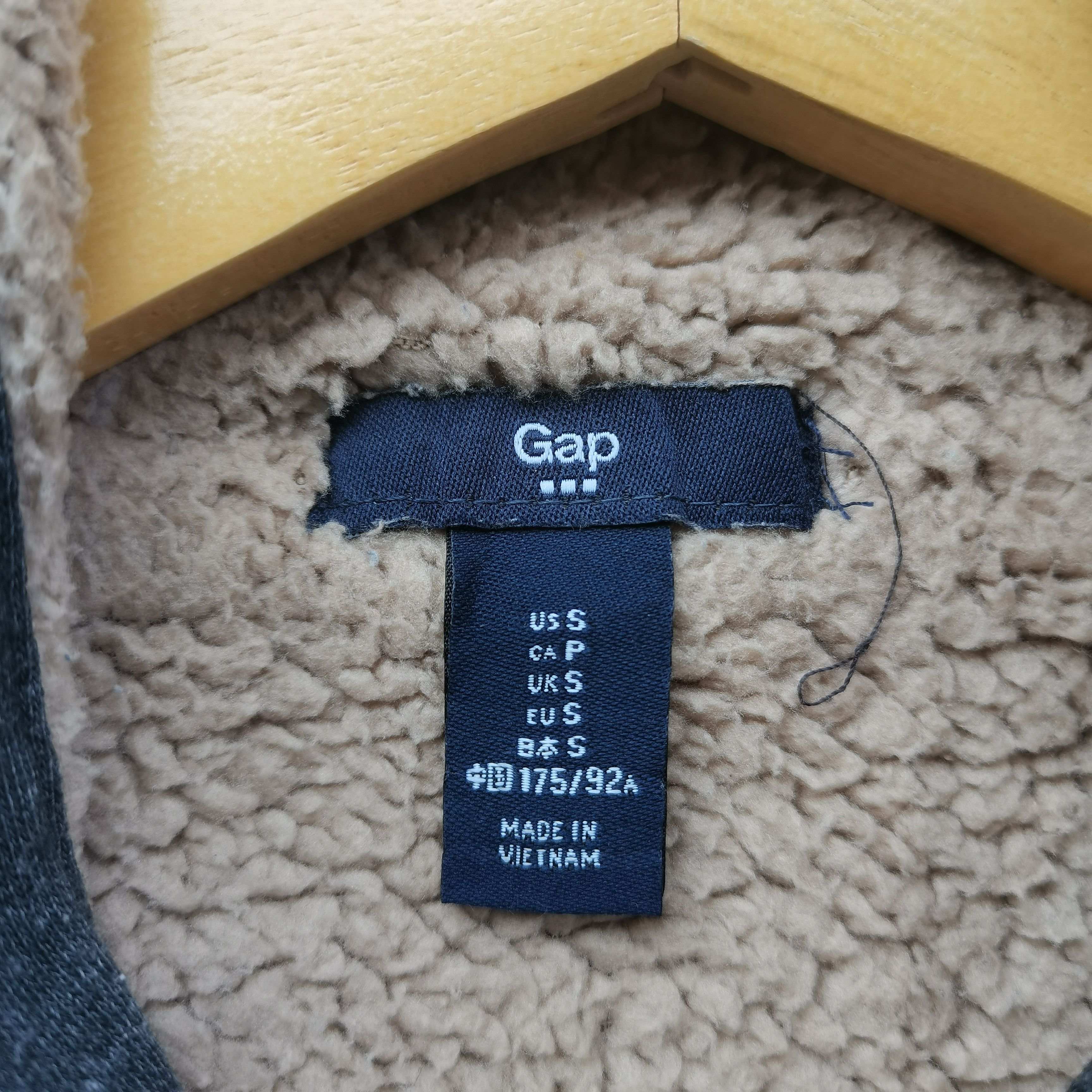Gap × Vintage Vintage GAP Fleece Centre Logo Zipper Up Hoodie Jacket Size US S / EU 44-46 / 1 - 14 Thumbnail