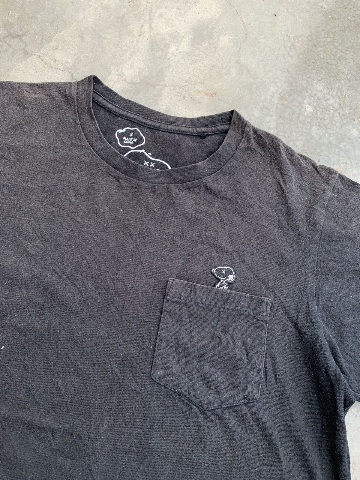 Kaws × Peanuts × Uniqlo Thrashed Sun Faded Uniqlo Peanuts Kaws Pocket Tshirt Size US S / EU 44-46 / 1 - 2 Thumbnail