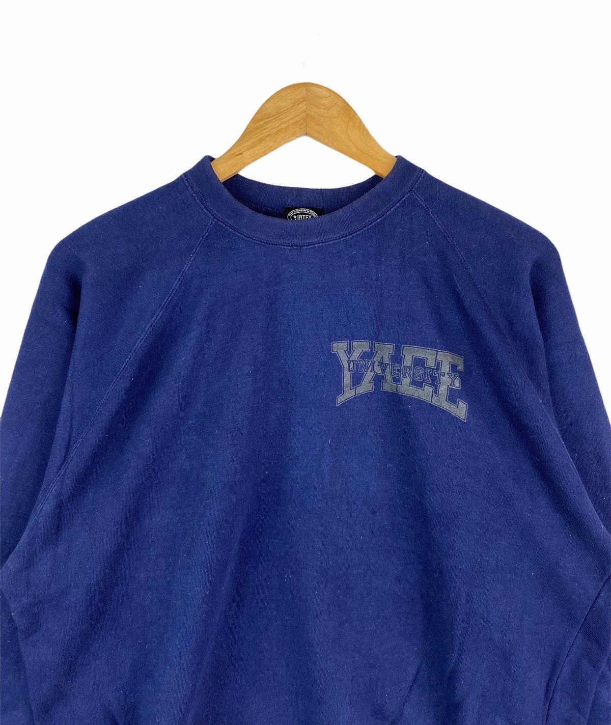Vintage Vintage YALE UNIVERSITY Small Logo Sweatshirt Pullover Size US L / EU 52-54 / 3 - 3 Thumbnail