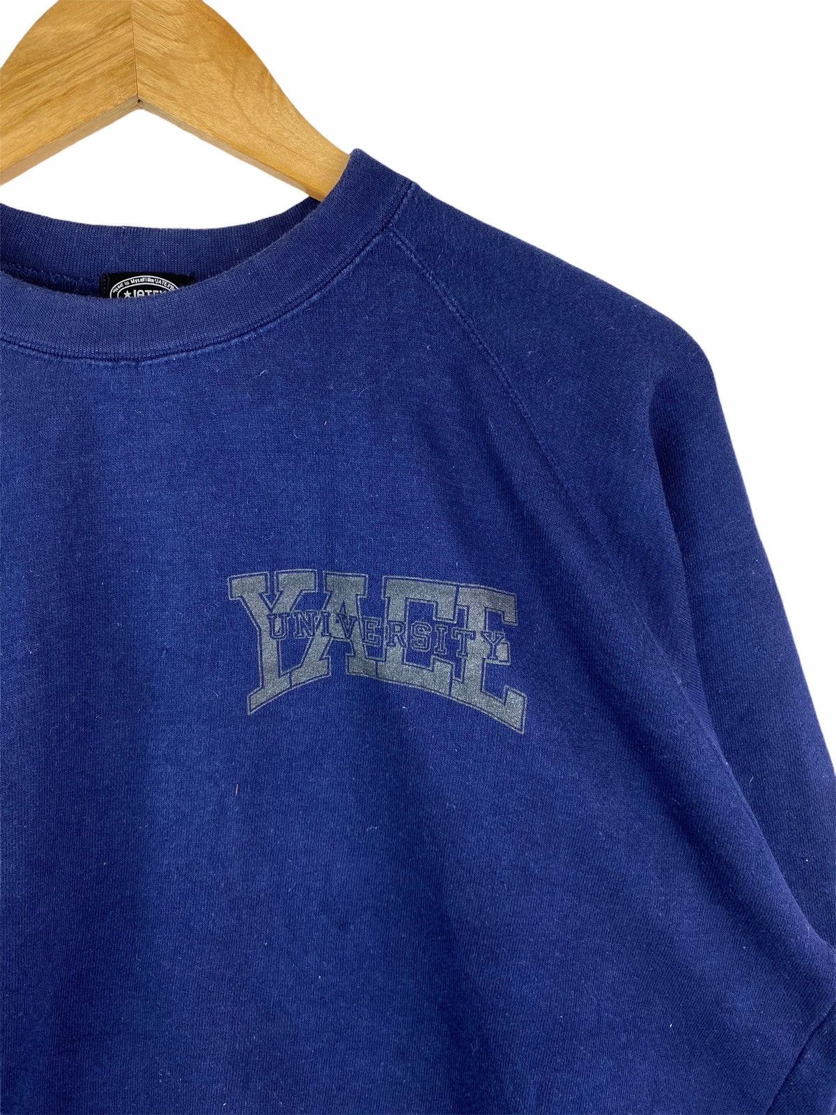 Vintage Vintage YALE UNIVERSITY Small Logo Sweatshirt Pullover Size US L / EU 52-54 / 3 - 4 Thumbnail