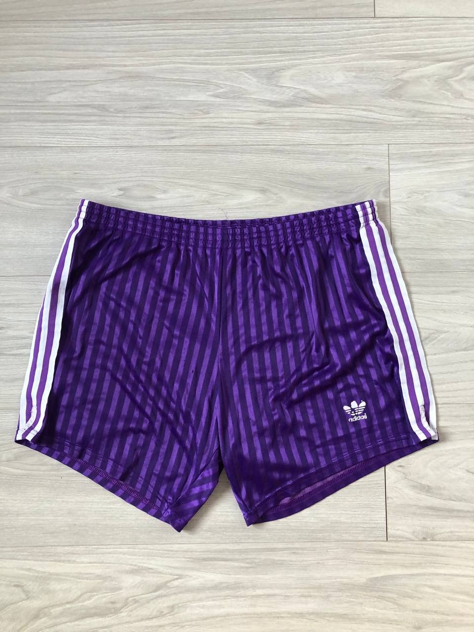 Vintage Vintage Adidas shorts Size US 36 / EU 52 - 1 Thumbnail