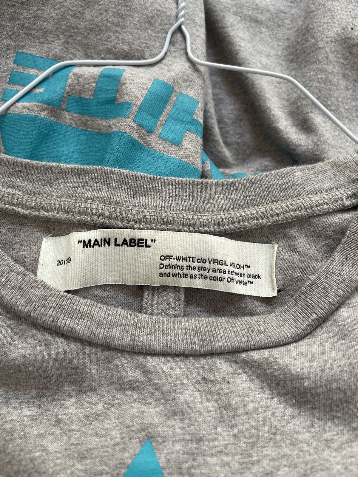 Off-White Off white triangle Logo TEE Size US M / EU 48-50 / 2 - 9 Thumbnail