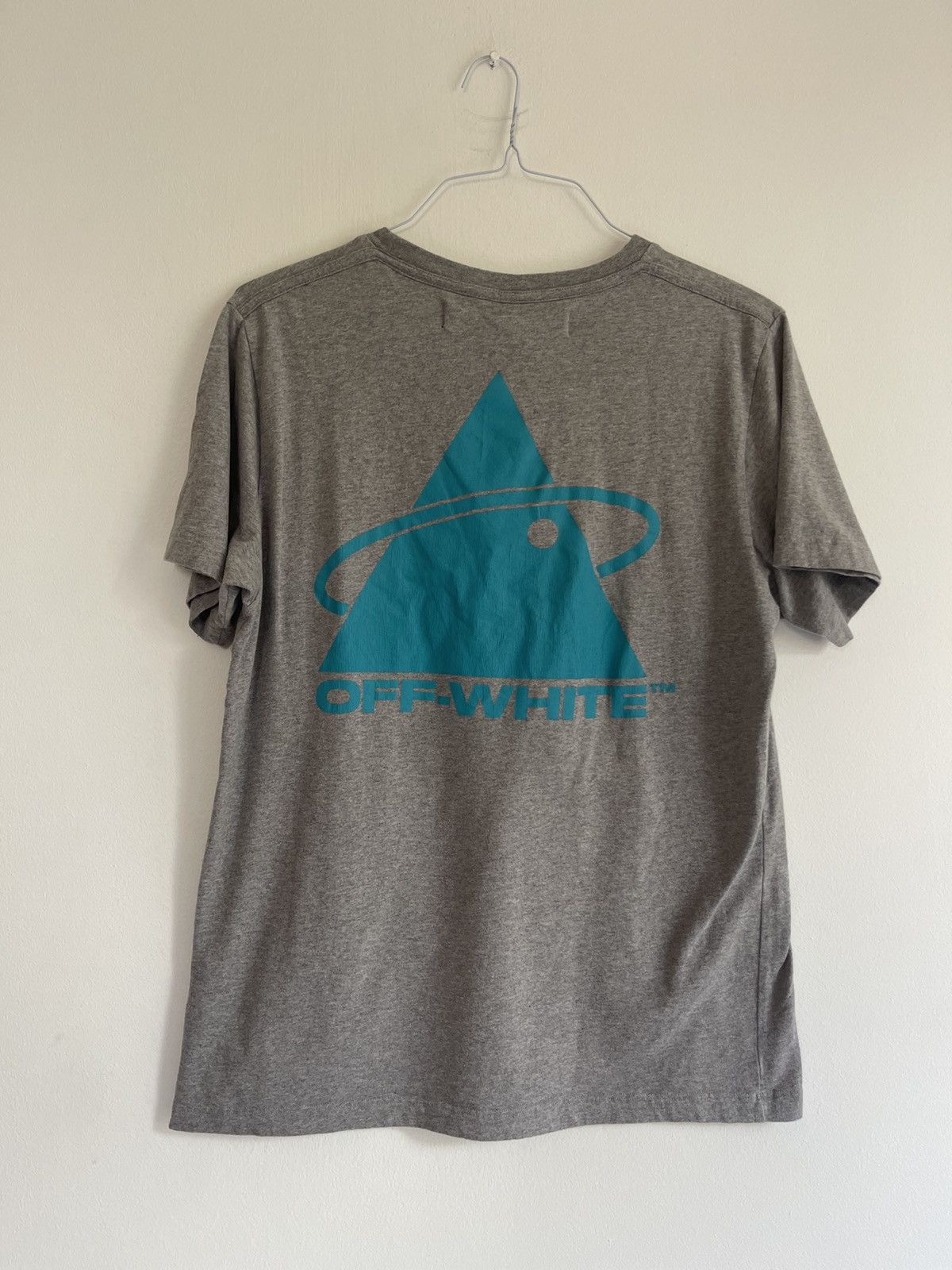 Off-White Off white triangle Logo TEE Size US M / EU 48-50 / 2 - 4 Thumbnail