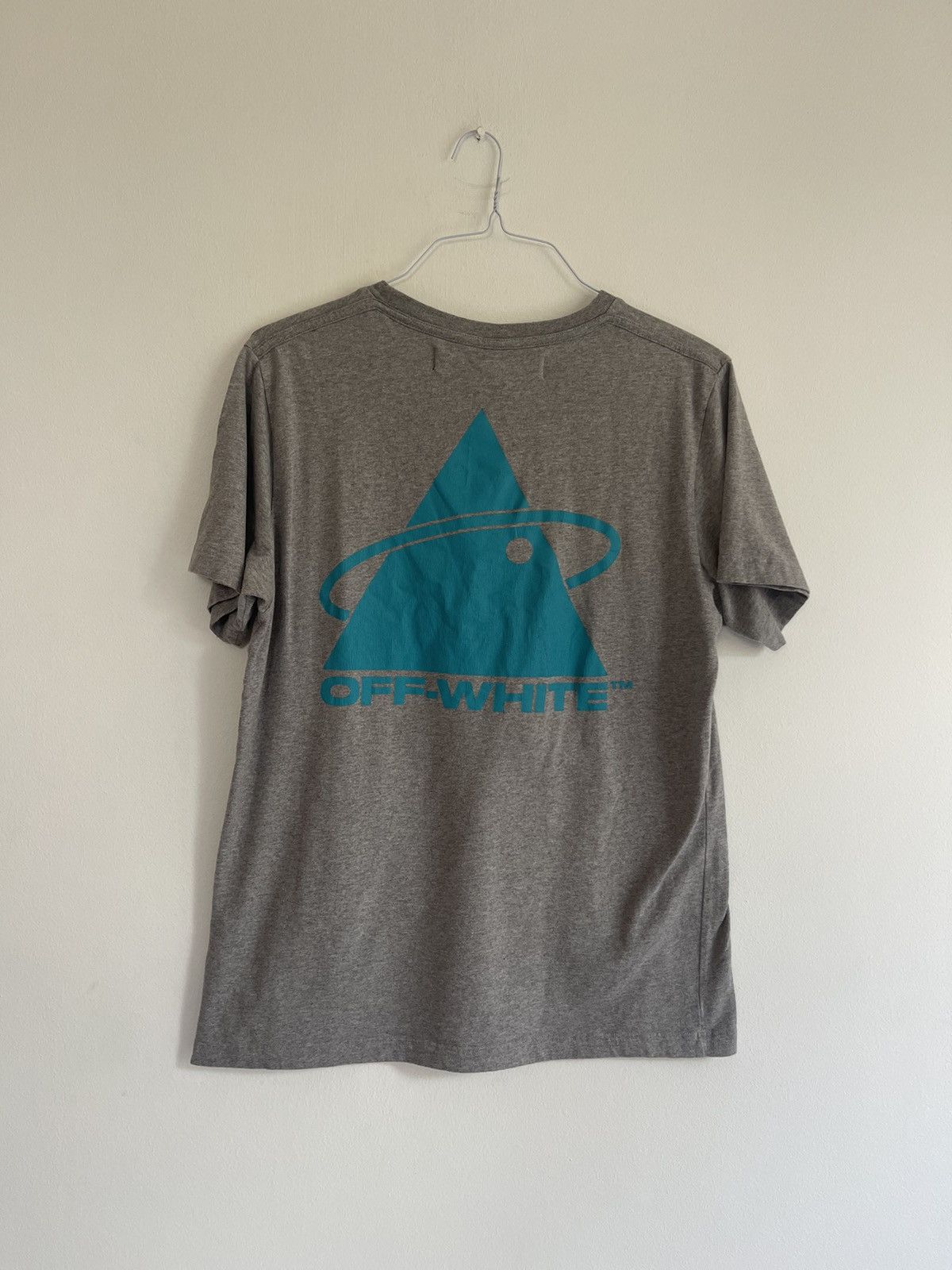 Off-White Off white triangle Logo TEE Size US M / EU 48-50 / 2 - 3 Thumbnail