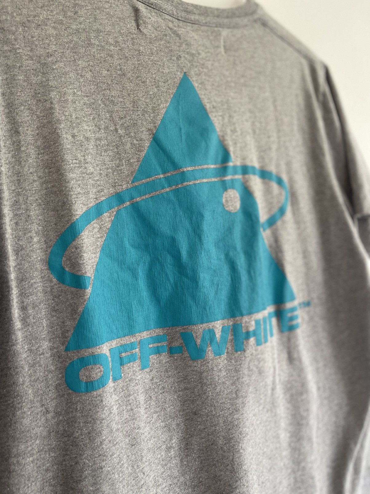 Off-White Off white triangle Logo TEE Size US M / EU 48-50 / 2 - 5 Thumbnail