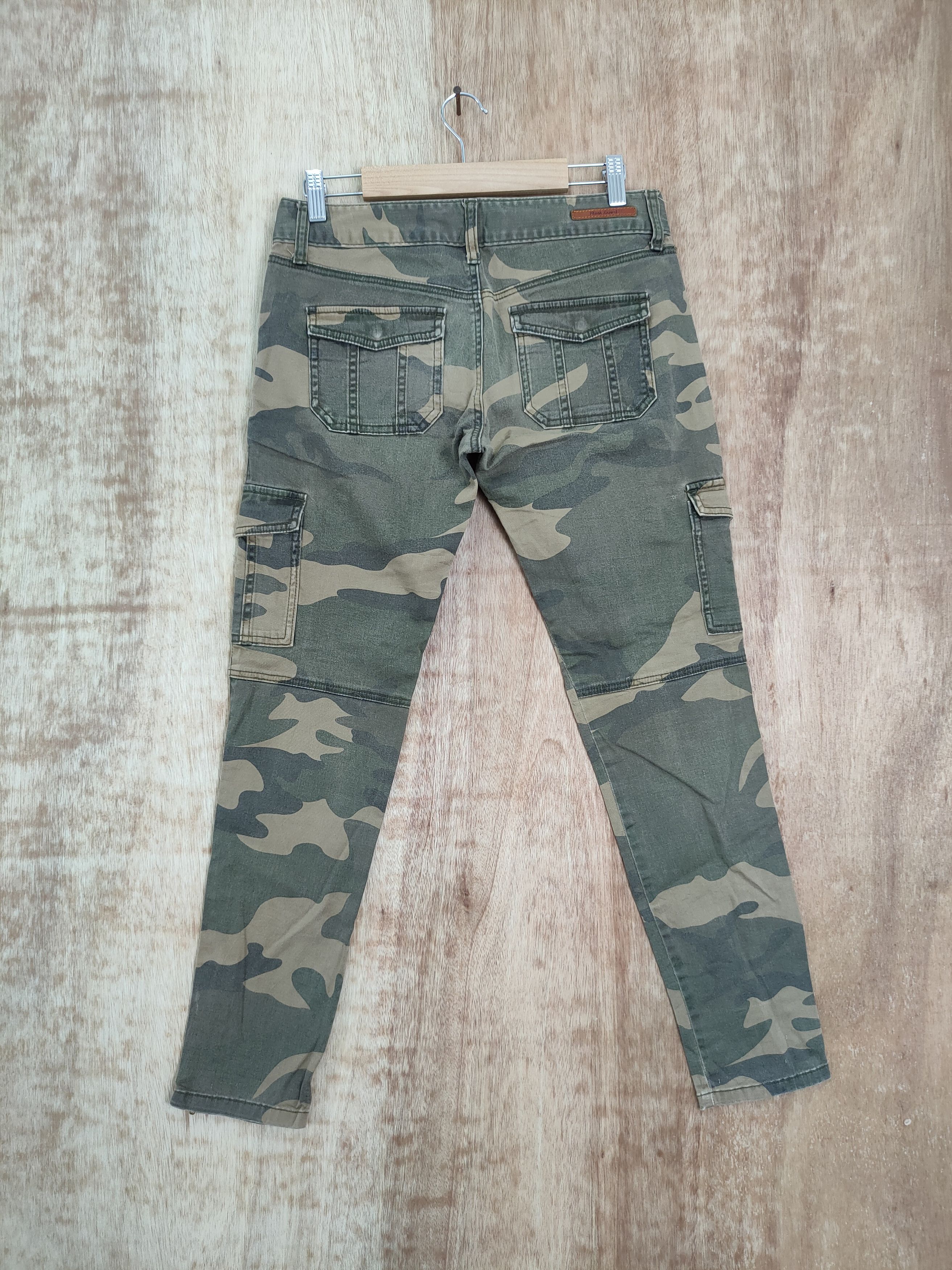 Japanese Brand DLL Flash Report skinny camo military cargo pants #726 Size 28" / US 6 / IT 42 - 6 Thumbnail