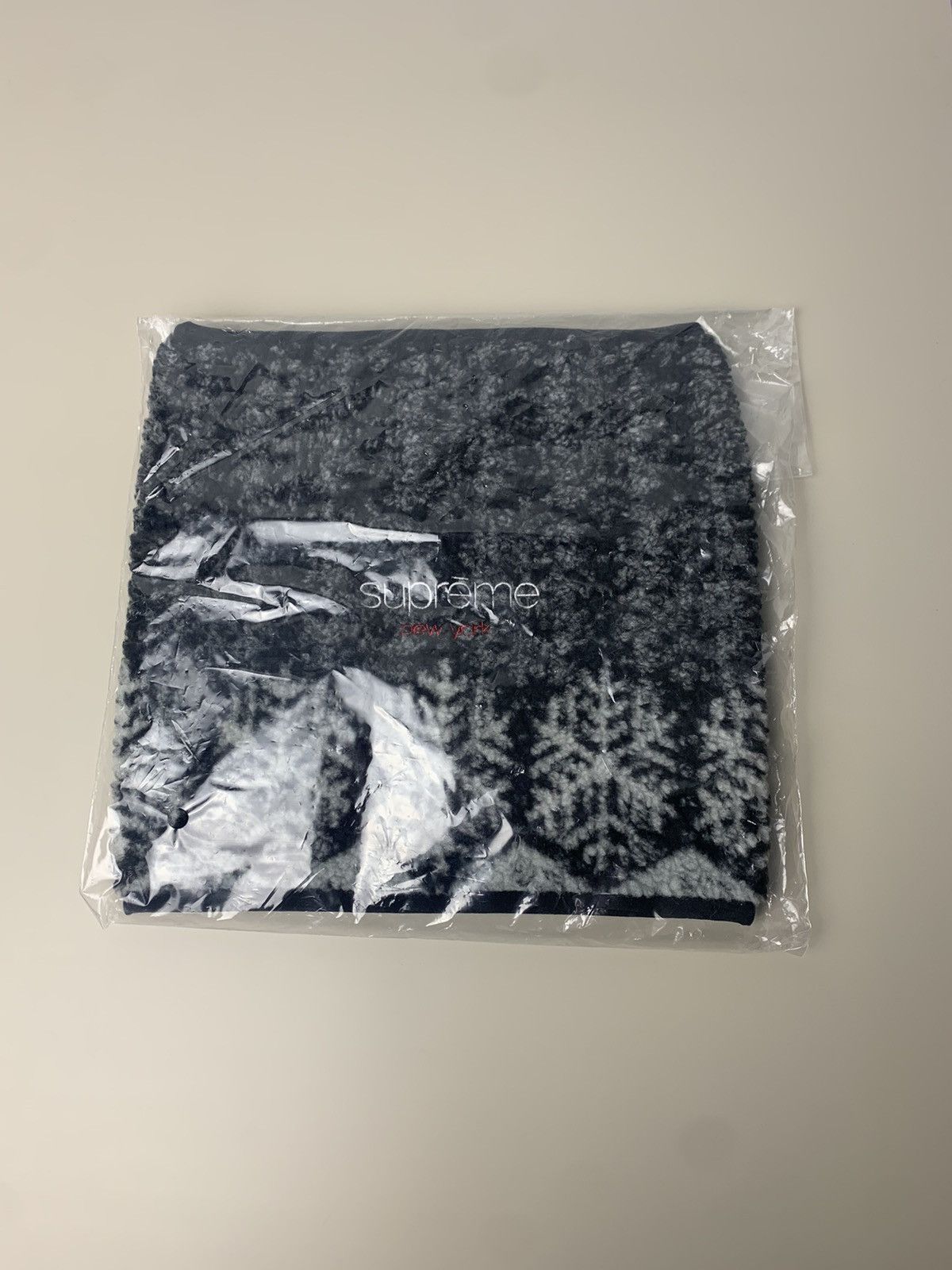 Polartec × Supreme 2018 Supreme Snowflake Polartec Neck Gaiter Mask Black Grey Size ONE SIZE - 7 Thumbnail