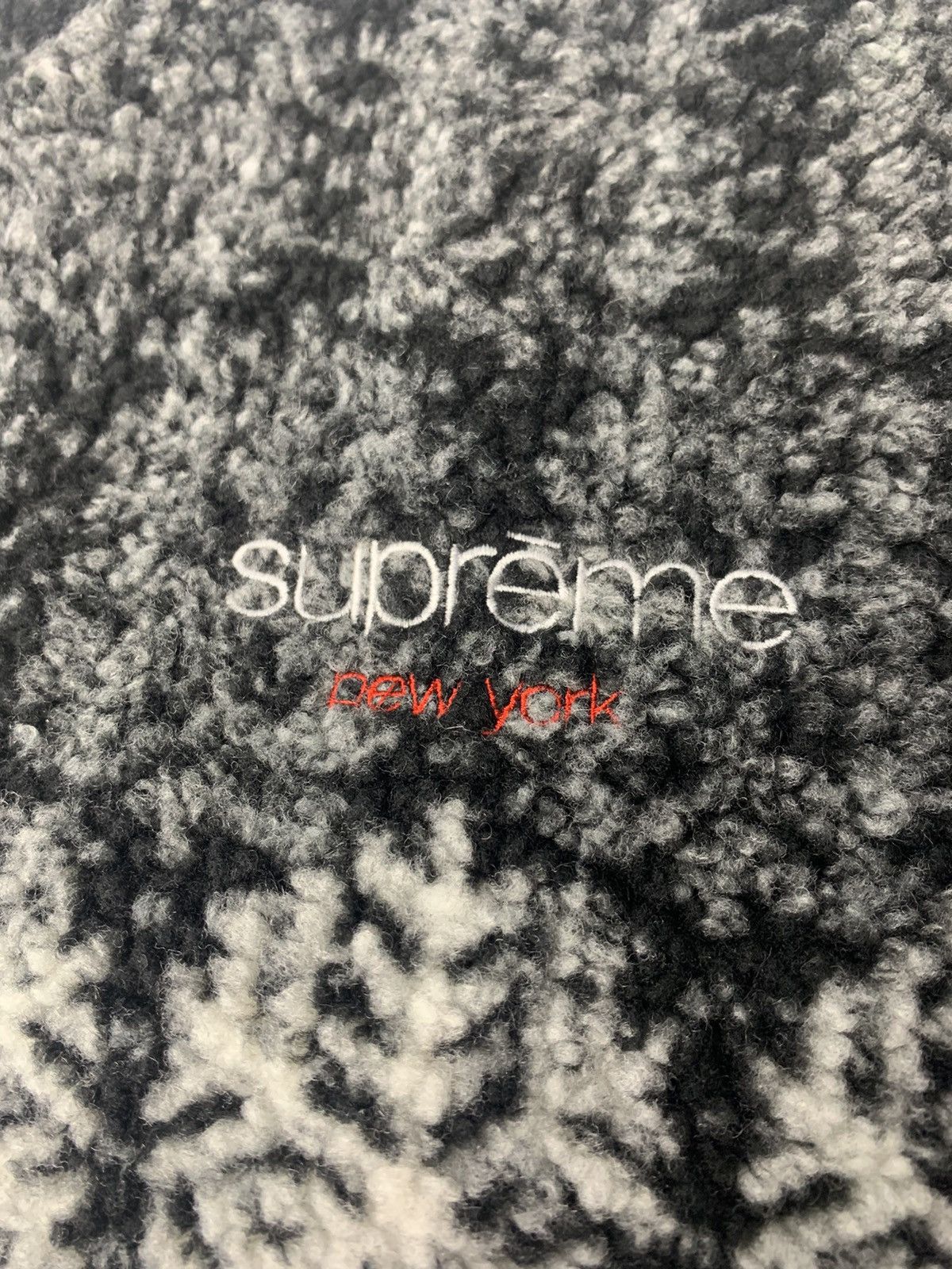 Polartec × Supreme 2018 Supreme Snowflake Polartec Neck Gaiter Mask Black Grey Size ONE SIZE - 2 Thumbnail