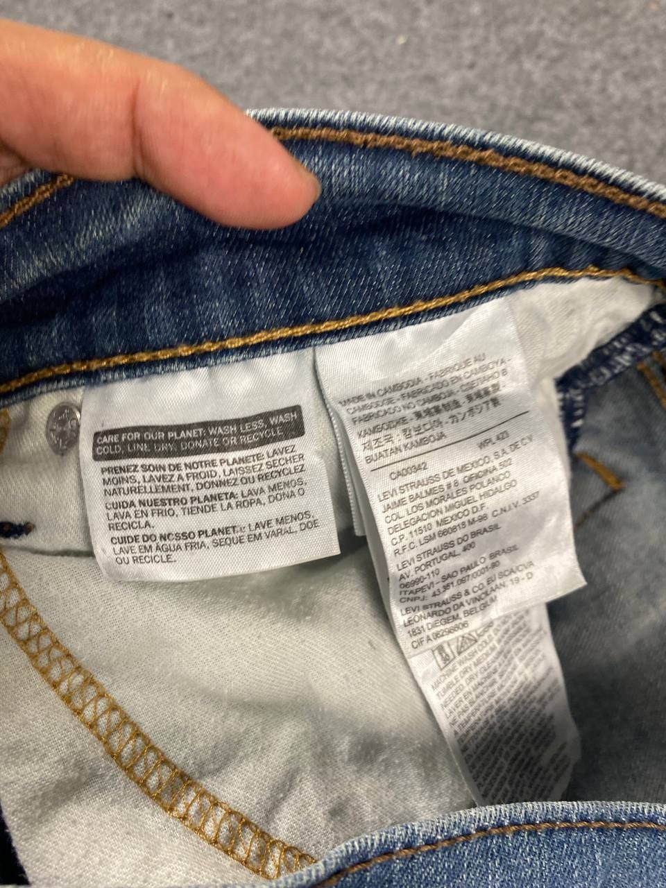 Levi's levis 541 athletic fit distressed denim Size US 35 - 14 Thumbnail