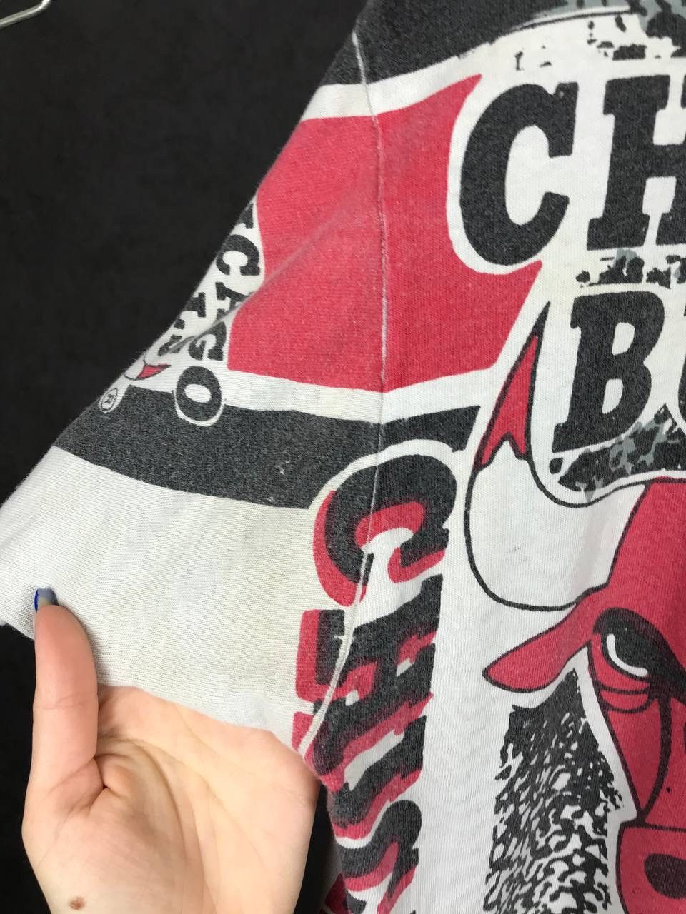 NBA Chicago bulls NBA vintage overprinted made in USA tee Size US L / EU 52-54 / 3 - 8 Thumbnail