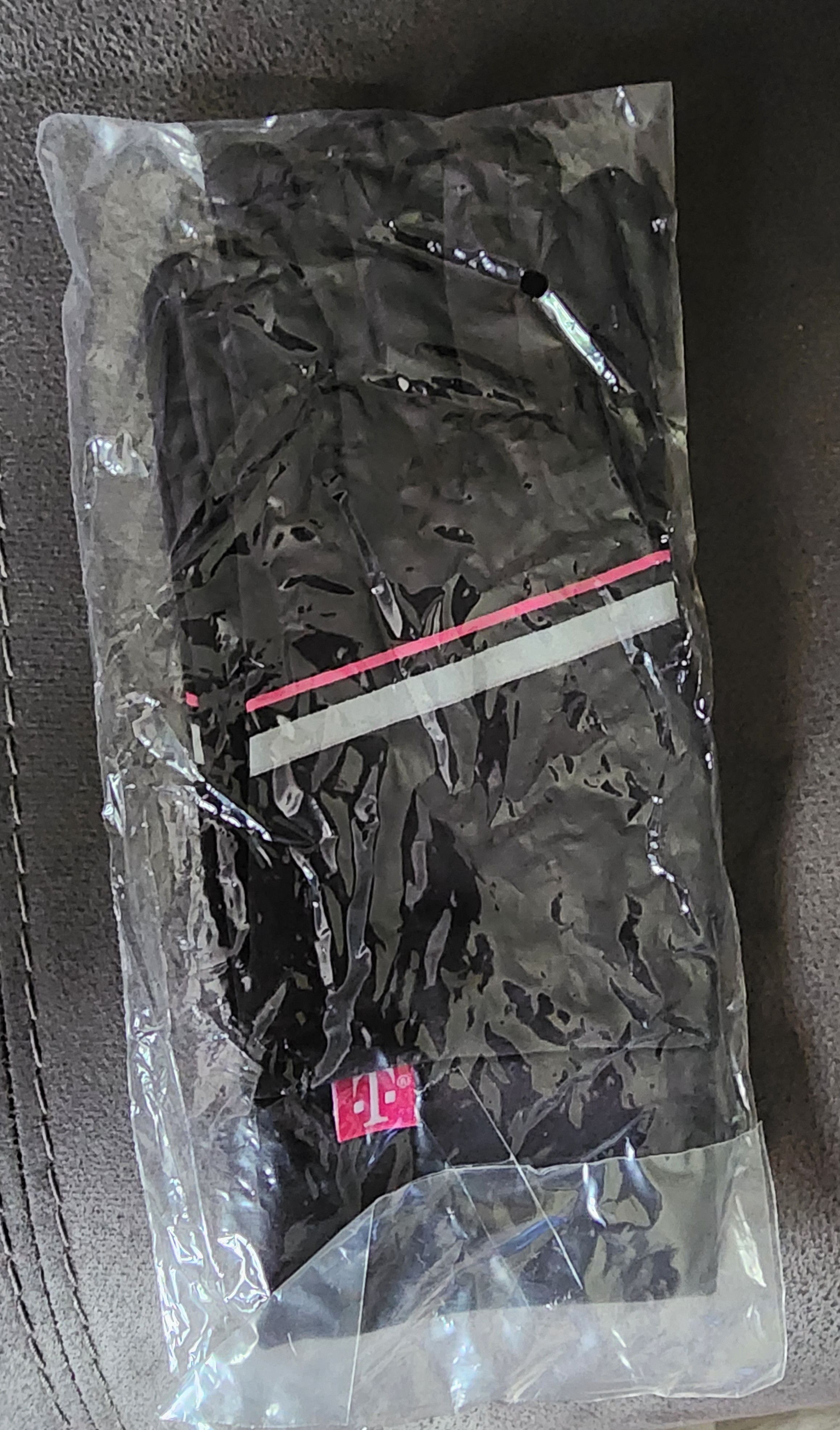 Other Tmobile Black Pink Logo Touch Screen Gloves S/M Small Medium Size ONE SIZE - 5 Thumbnail