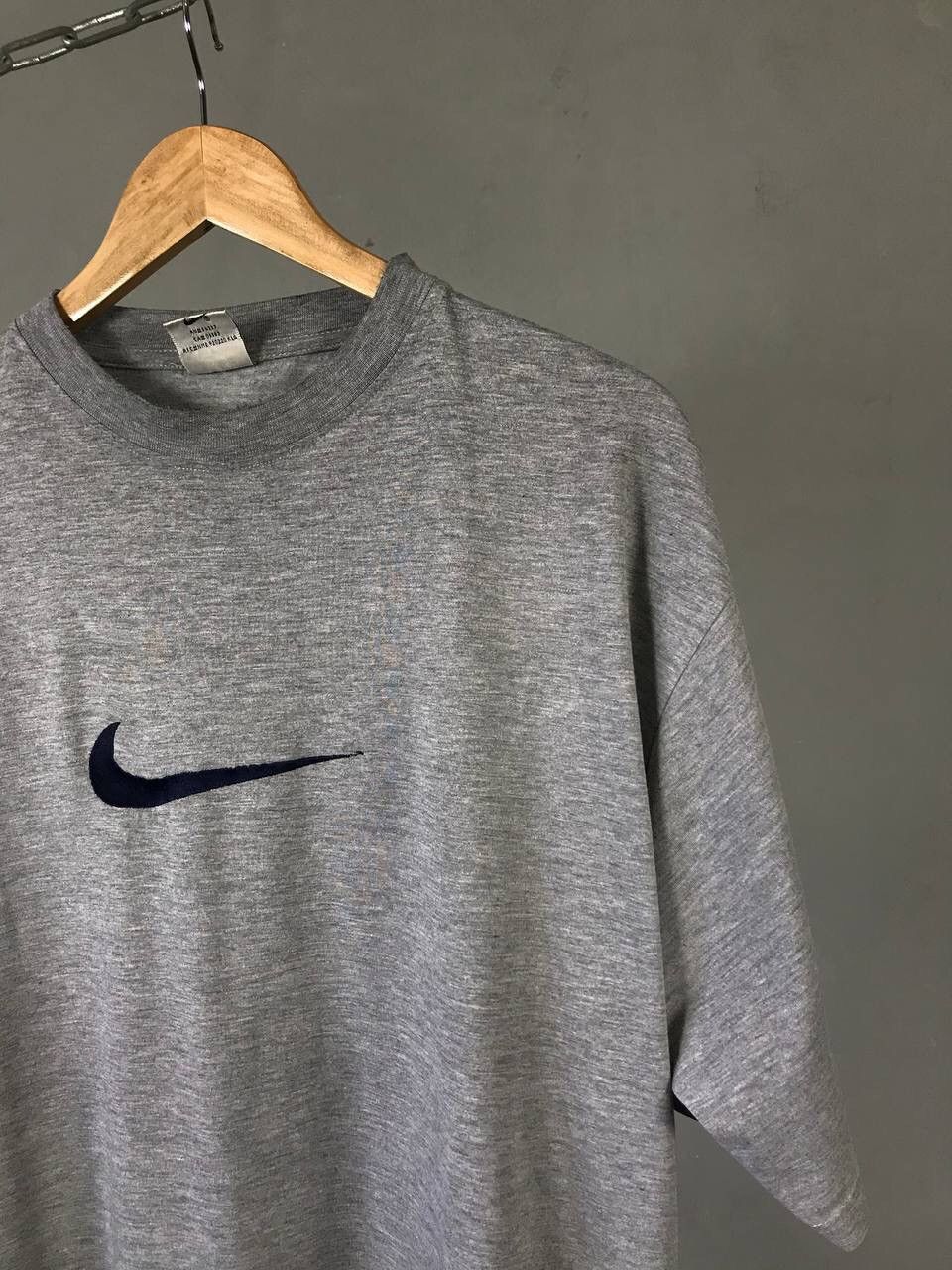 Nike × Vintage Nike Swoosh Streetwear Center Logo Vintage Tee Size US XL / EU 56 / 4 - 2 Thumbnail