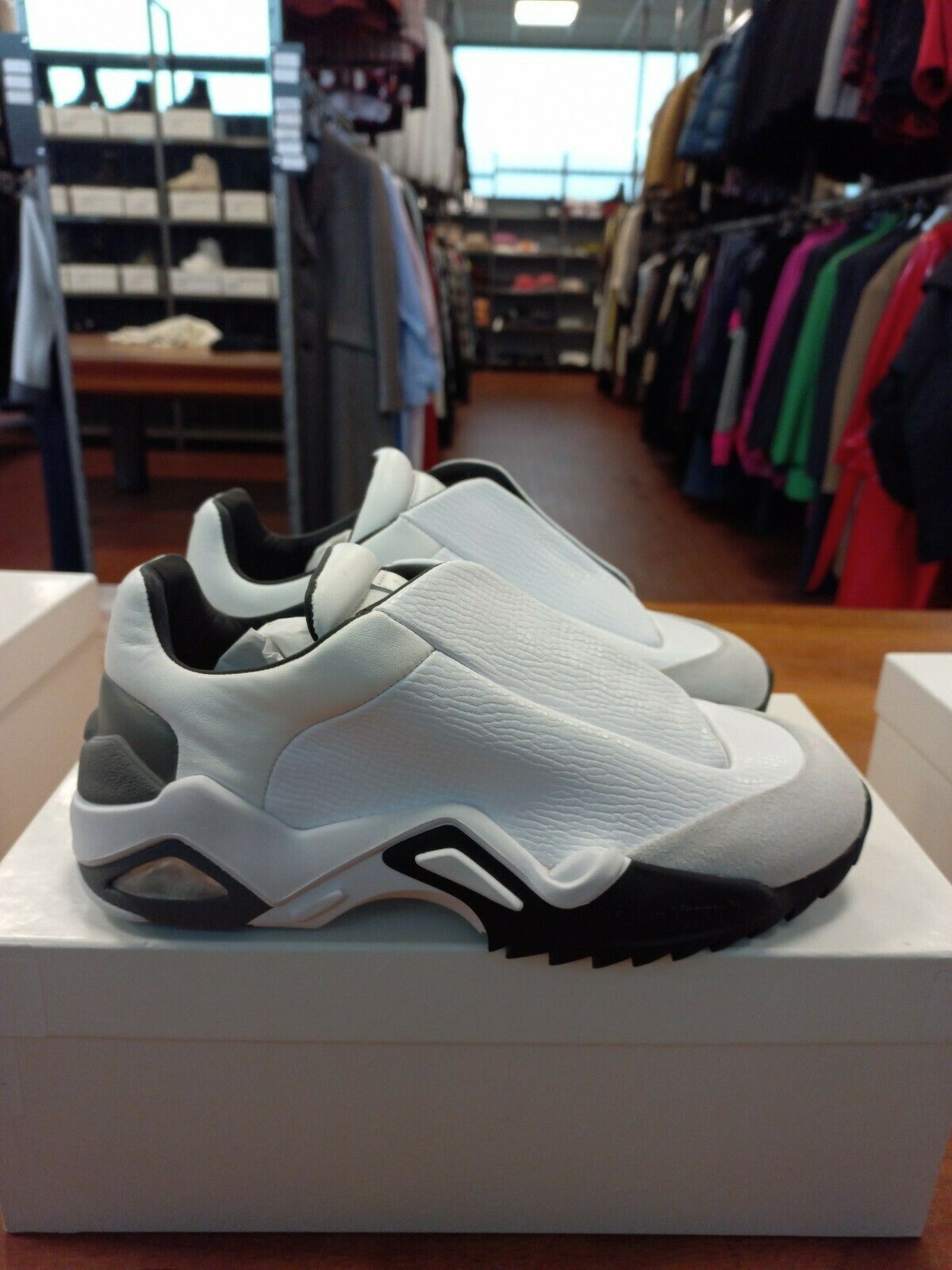 Maison Margiela Sneakers S37WS0493 in White and Grey Size US 10 / EU 43 - 1 Thumbnail