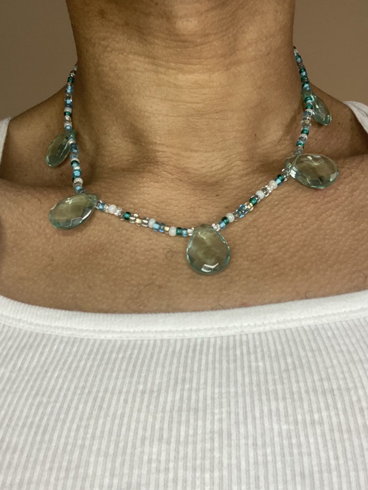 Vintage GREEN PENDANT BEADED COSTUME NECKLACE Size ONE SIZE - 1 Thumbnail