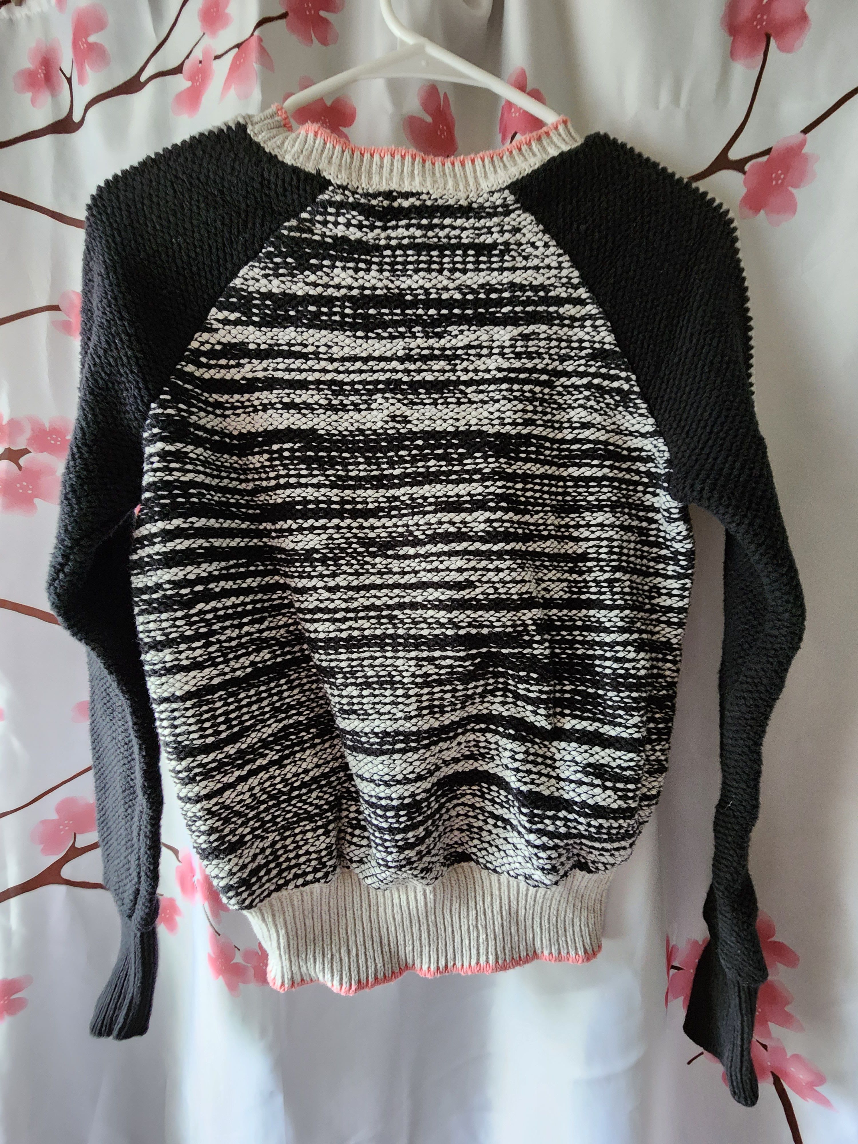 Victoria's Secret Victoria's Secret Black White Zip Up Bomber Sweater Size XS Size XS / US 0-2 / IT 36-38 - 3 Thumbnail