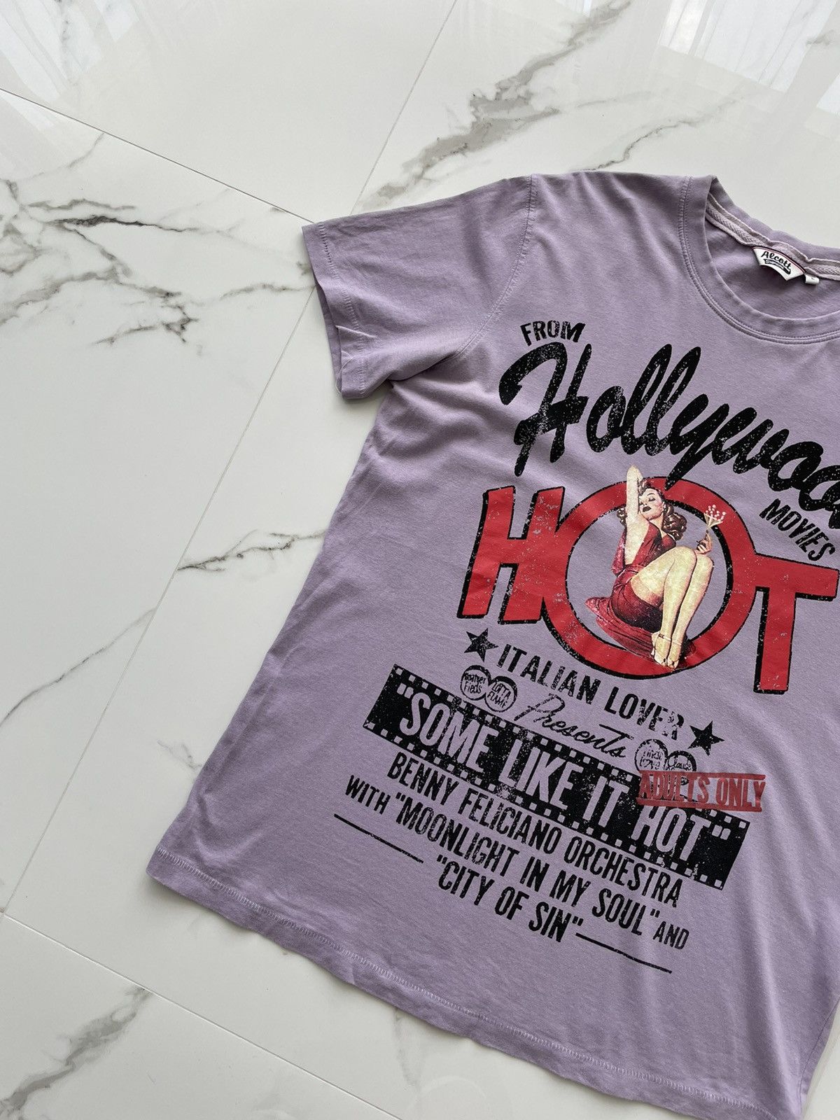 Vintage Vintage “Some Like it Hot” Marilyn Monroe Tee Shirt Size M Size US M / EU 48-50 / 2 - 2 Thumbnail