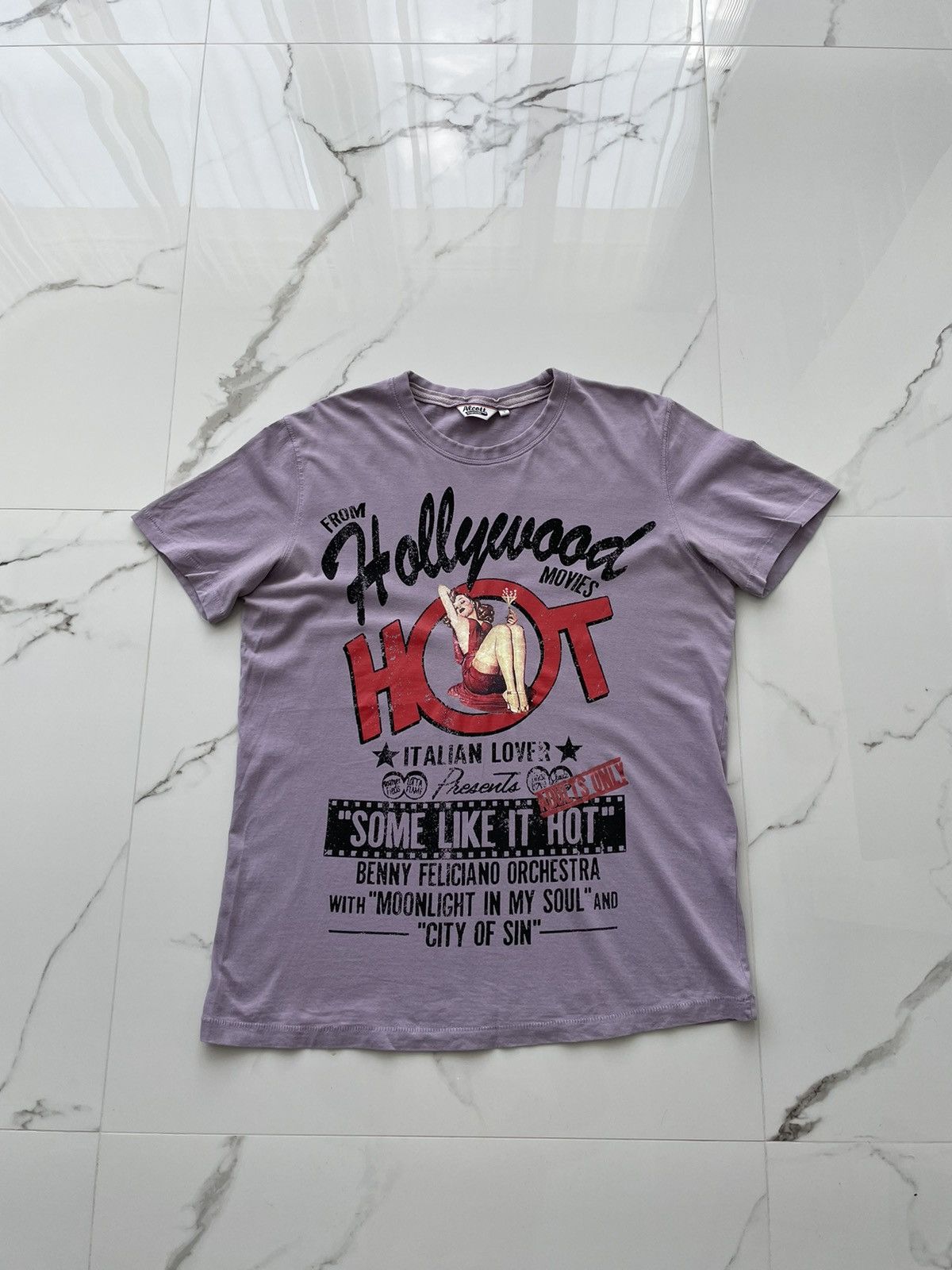 Vintage Vintage “Some Like it Hot” Marilyn Monroe Tee Shirt Size M Size US M / EU 48-50 / 2 - 1 Thumbnail