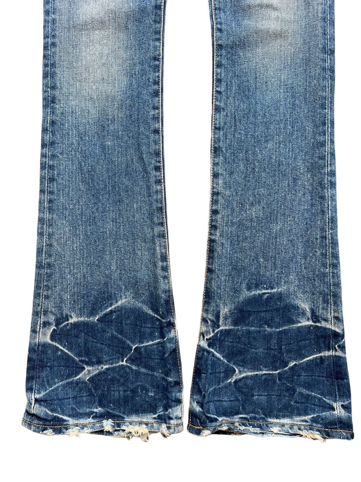 Japanese Brand Japanese Faded Distressed Denim Flare Jeans 28x32 Size 28" / US 6 / IT 42 - 5 Thumbnail