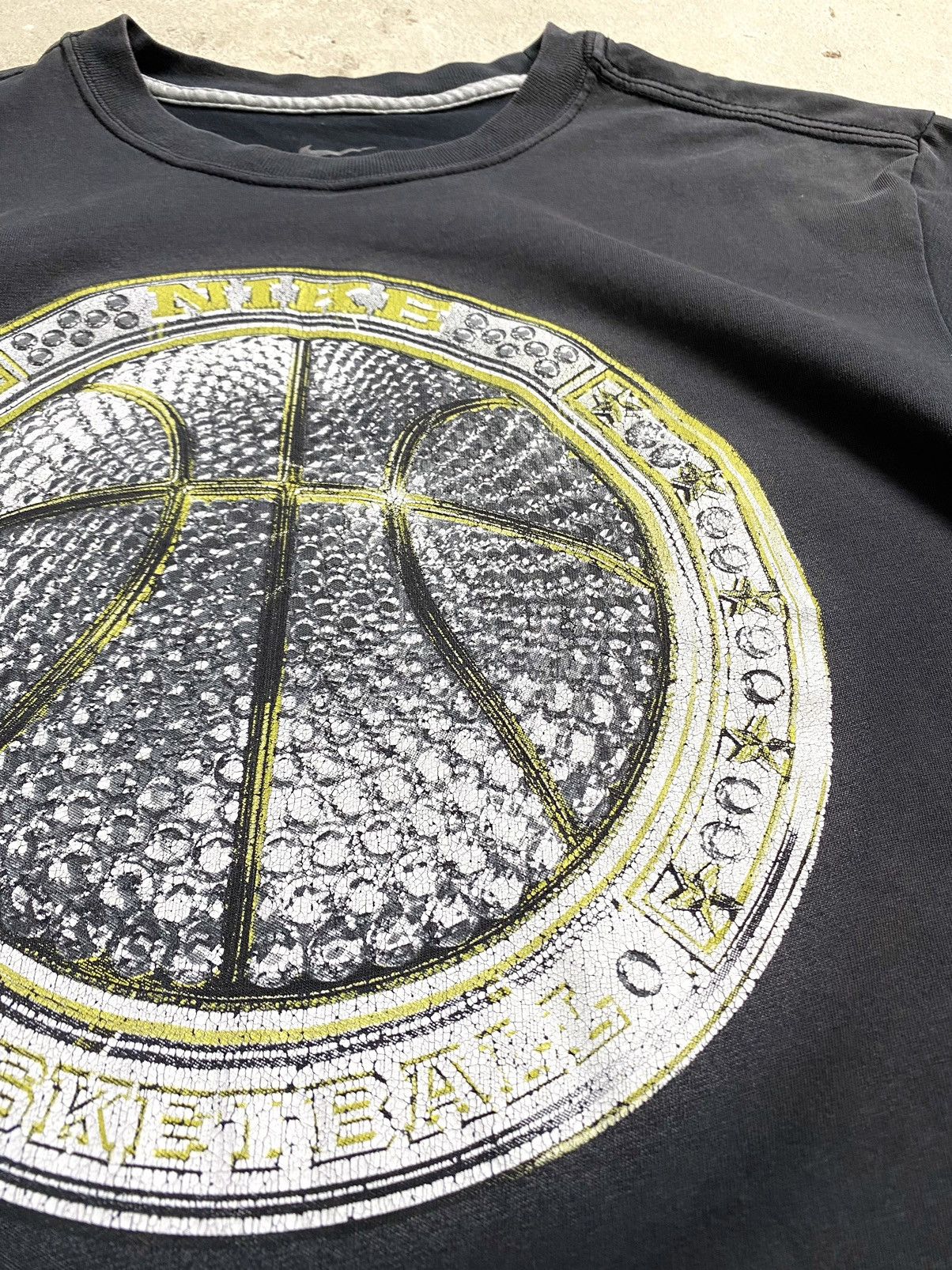Nike Vintage Faded Nike T Shirt Rhinestones Ball Travis Scott Size US M / EU 48-50 / 2 - 6 Thumbnail
