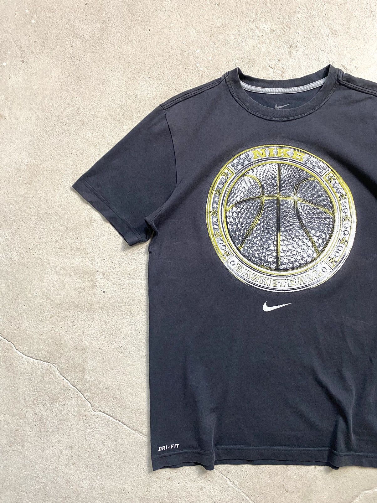 Nike Vintage Faded Nike T Shirt Rhinestones Ball Travis Scott Size US M / EU 48-50 / 2 - 2 Thumbnail