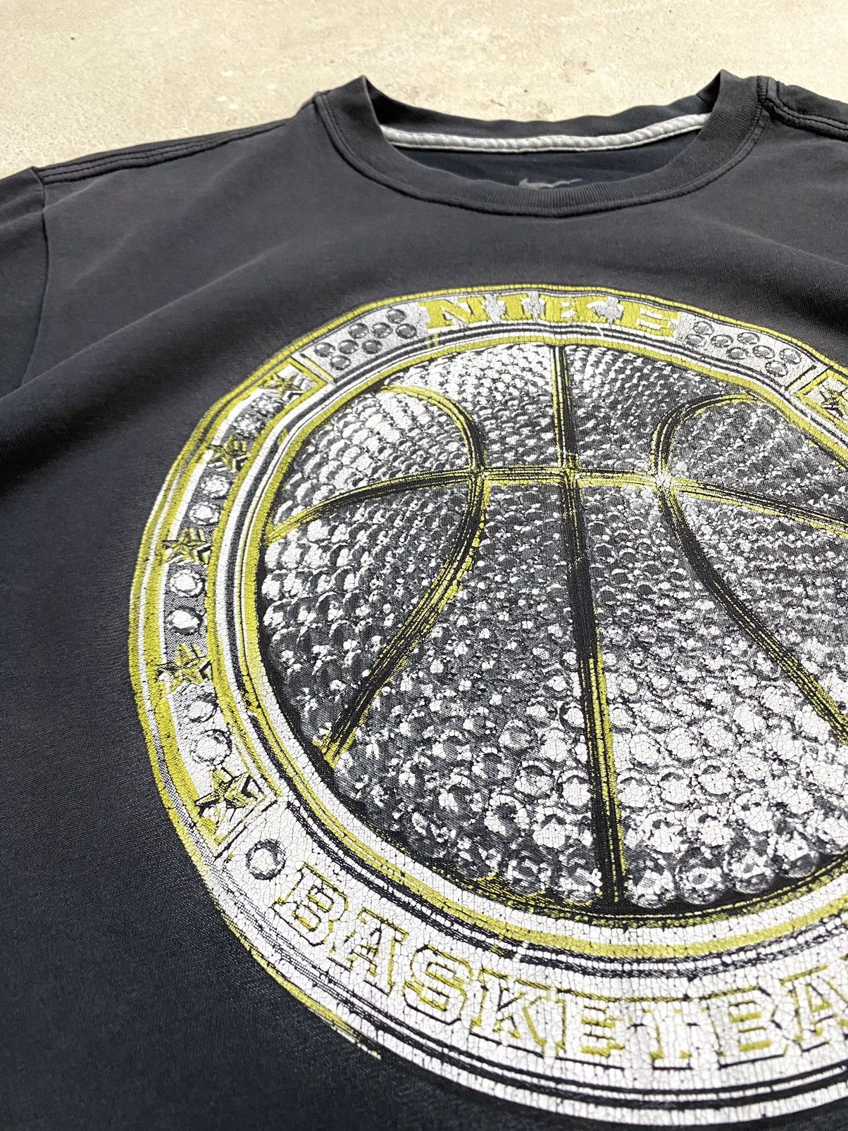 Nike Vintage Faded Nike T Shirt Rhinestones Ball Travis Scott Size US M / EU 48-50 / 2 - 5 Thumbnail