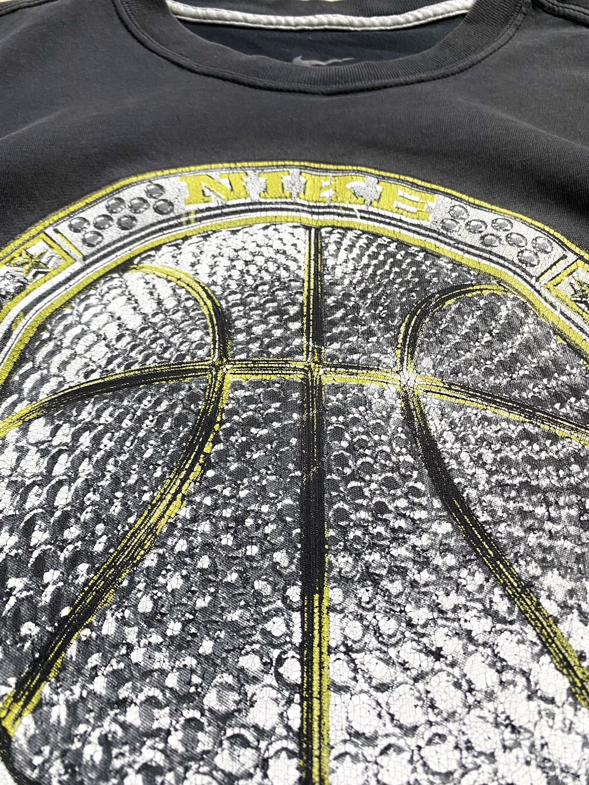 Nike Vintage Faded Nike T Shirt Rhinestones Ball Travis Scott Size US M / EU 48-50 / 2 - 7 Thumbnail