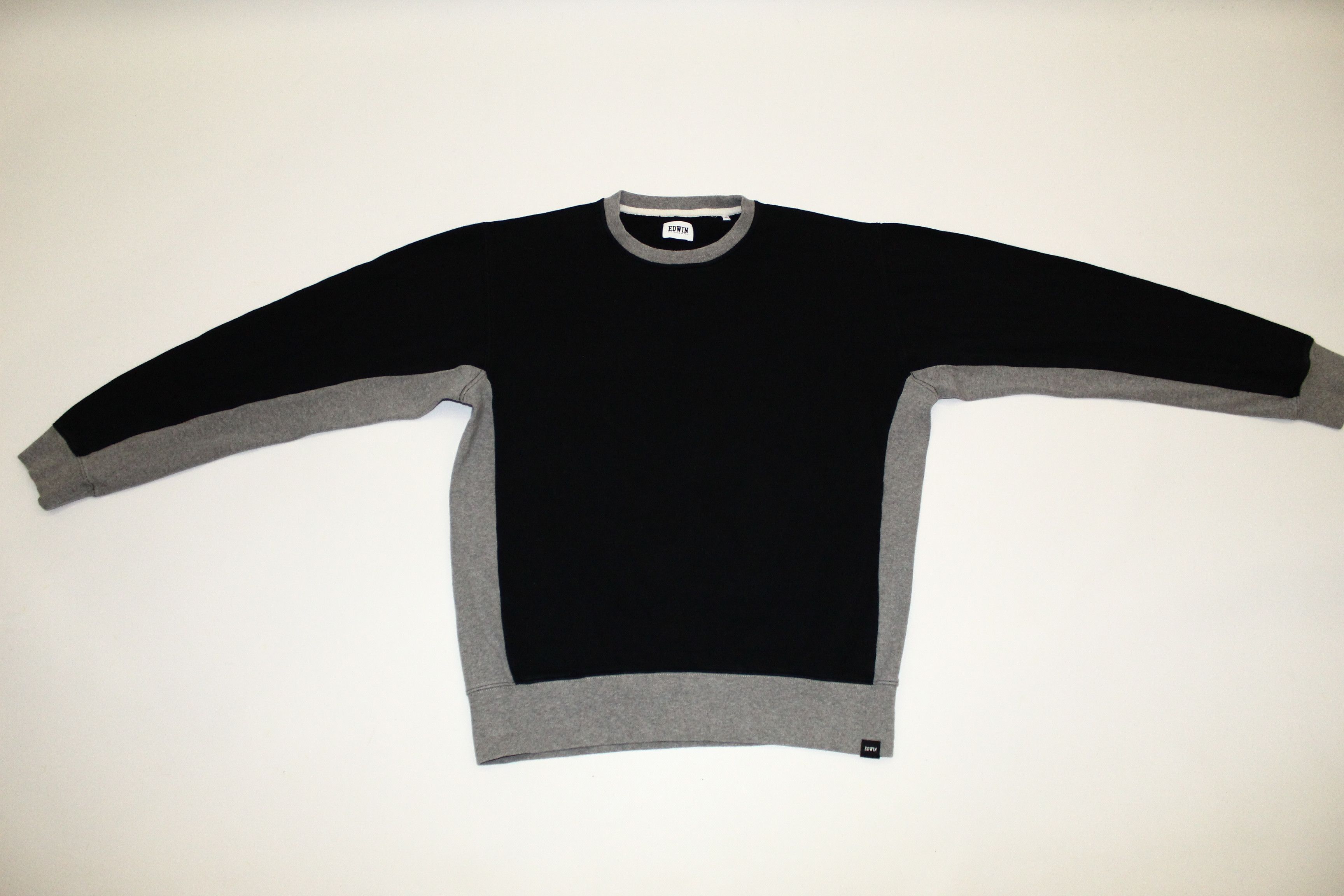 Edwin Edwin Panel Crew Sweat. Made in Portugal. Size US XL / EU 56 / 4 - 2 Thumbnail
