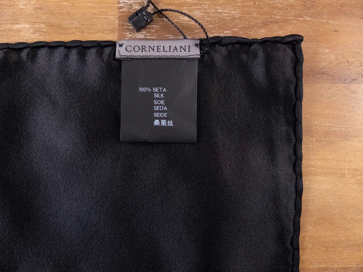 Corneliani CORNELIANI solid black silk pocket square authentic Size ONE SIZE - 2 Thumbnail